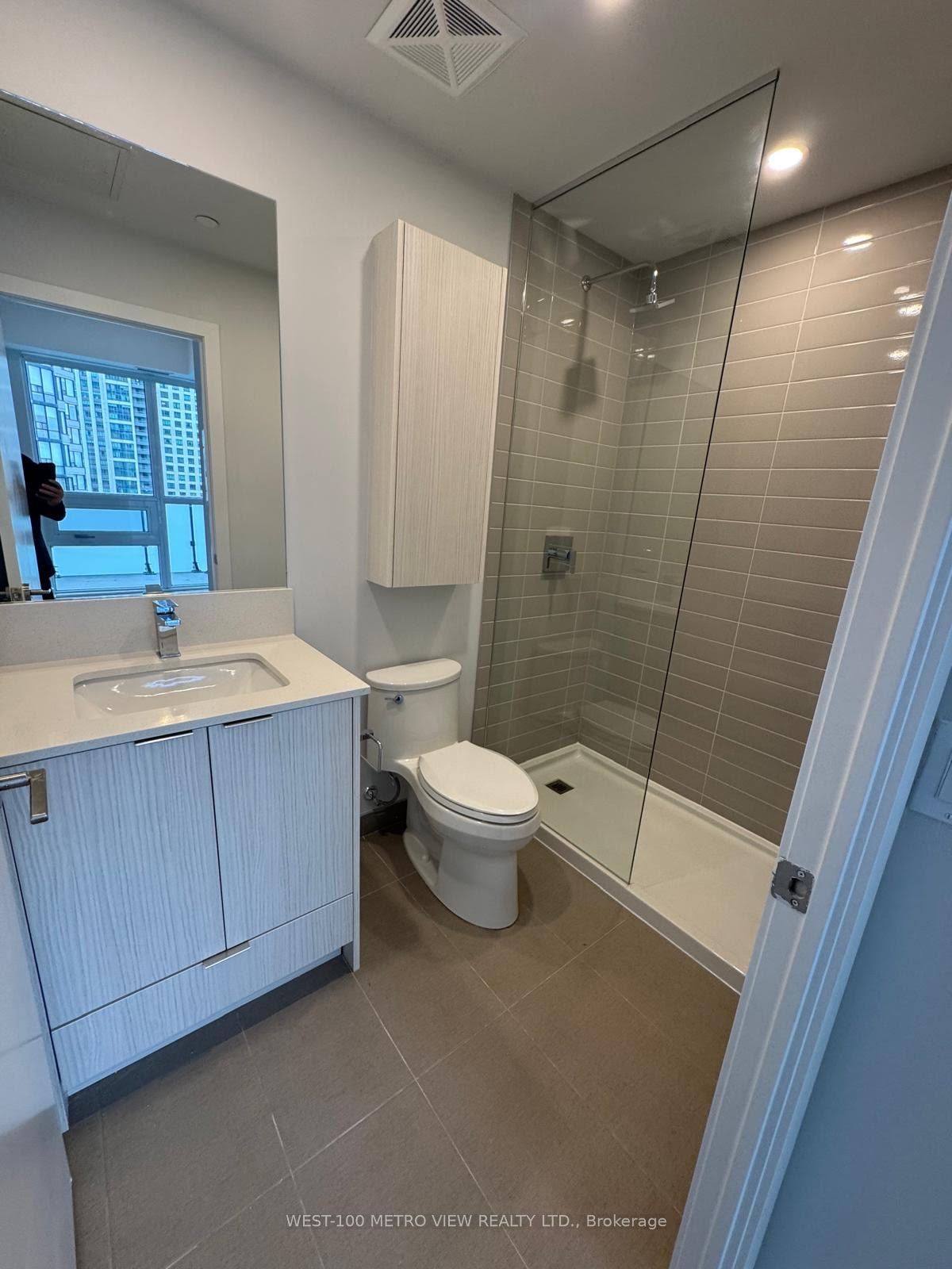 #619 - 430 Square One Drive Property Photo 6