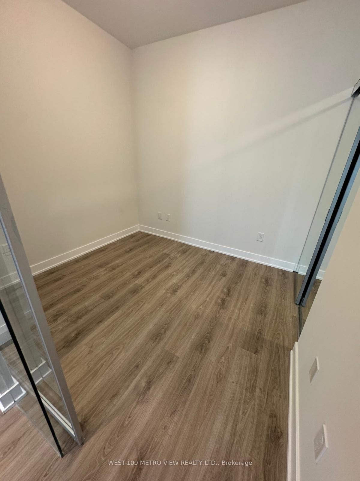 #619 - 430 Square One Drive Property Photo 7