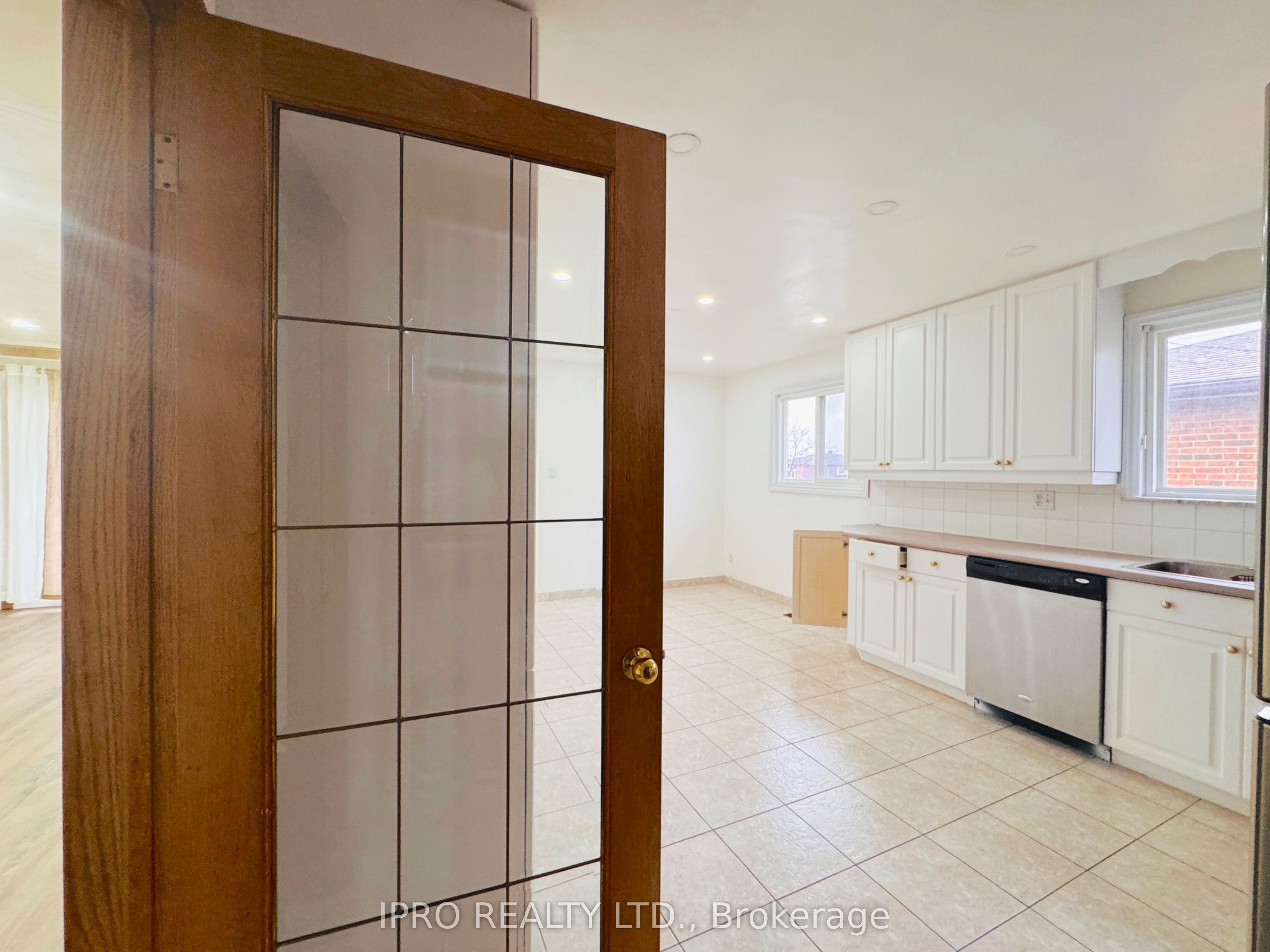 #main - 4118 Woodington Drive Property Photo 5