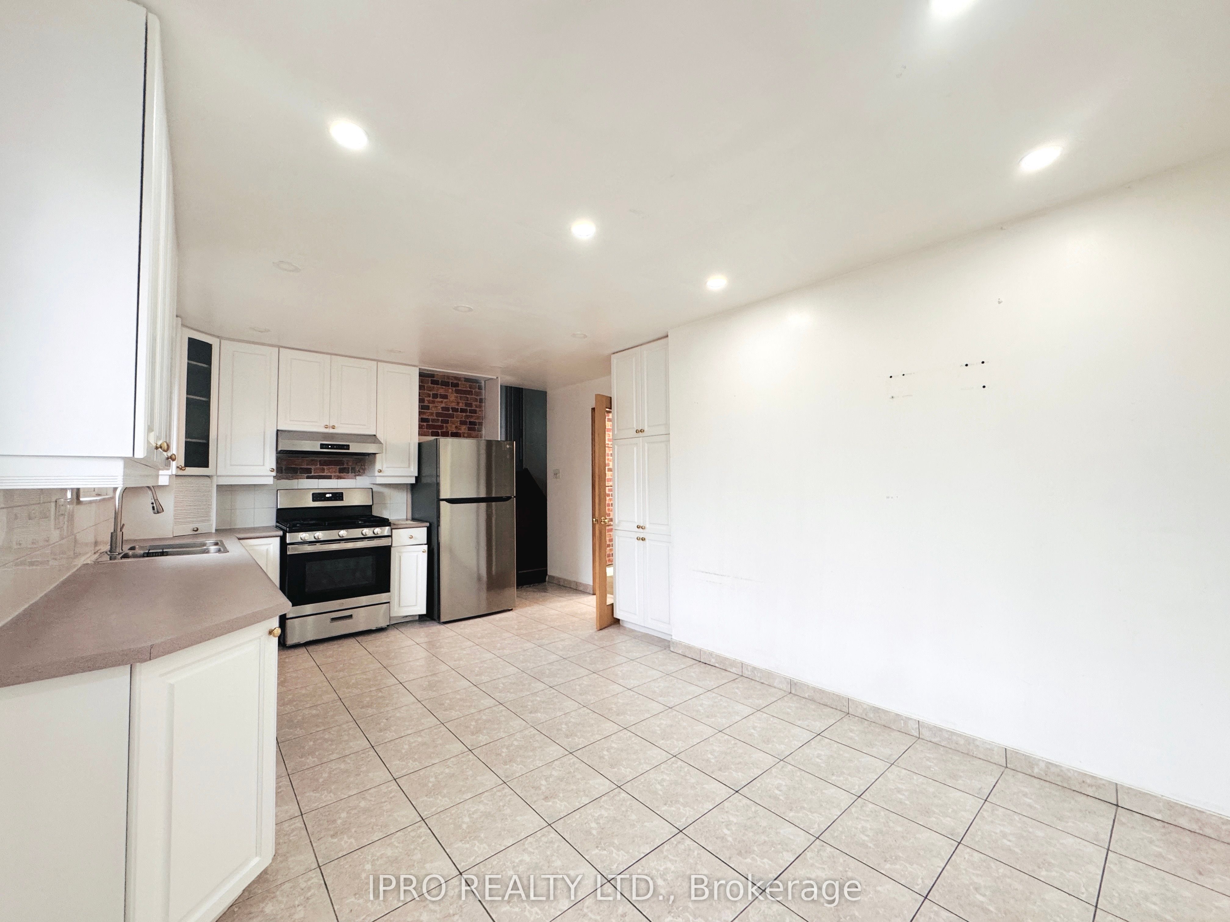 #main - 4118 Woodington Drive Property Photo 9