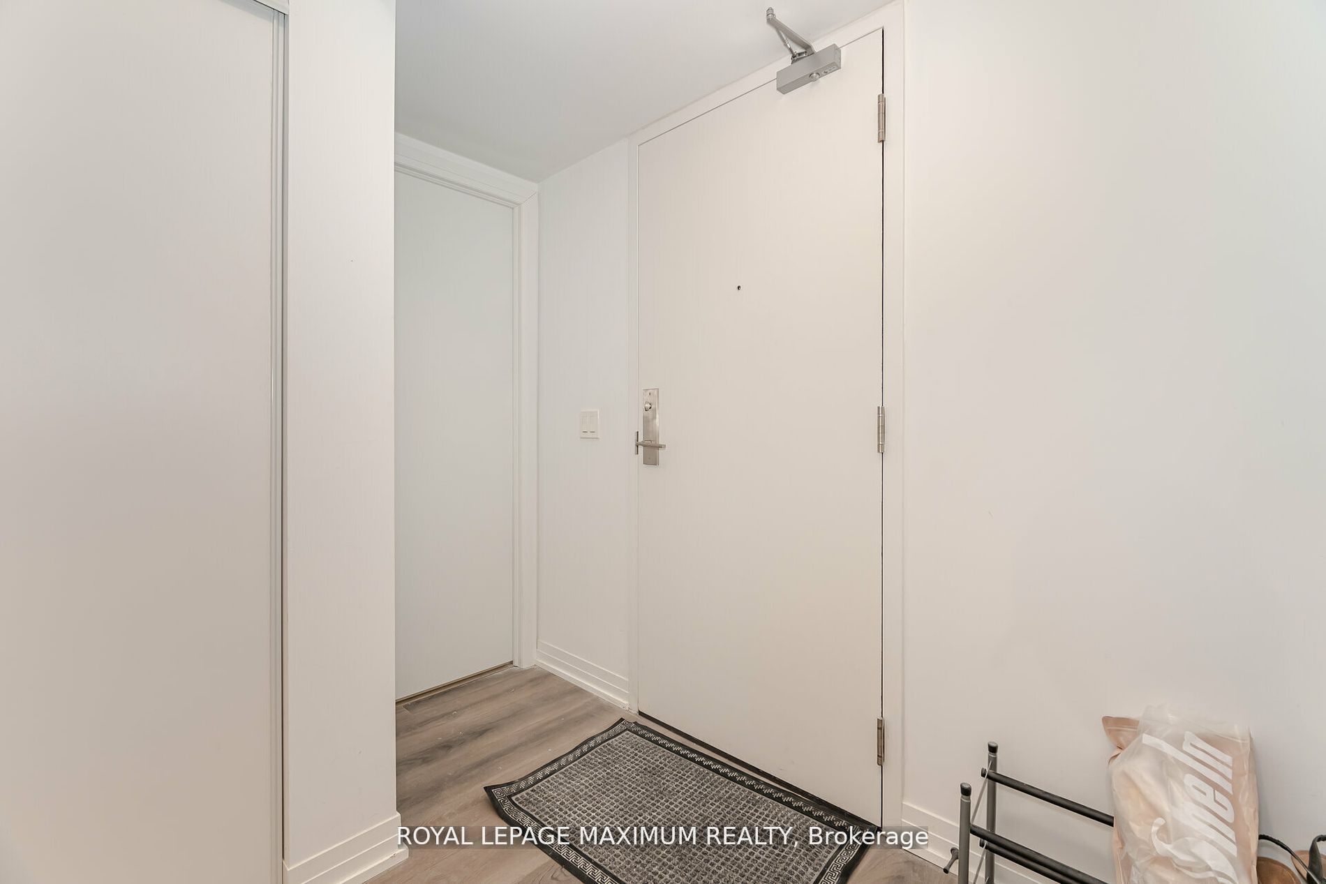 408 E Browns Line 308 Property Photo 6