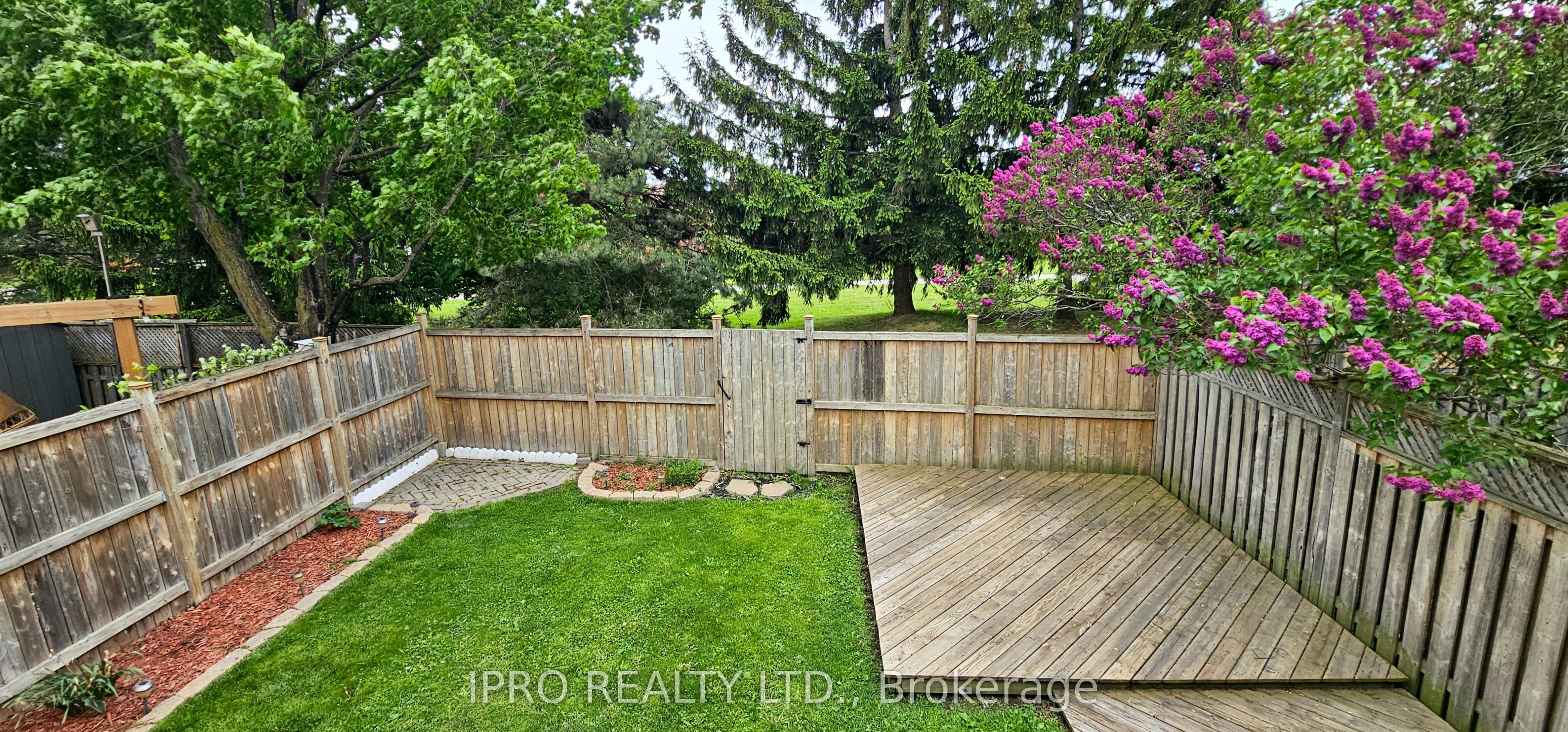 12 Simmons Boulevard Property Photo 1