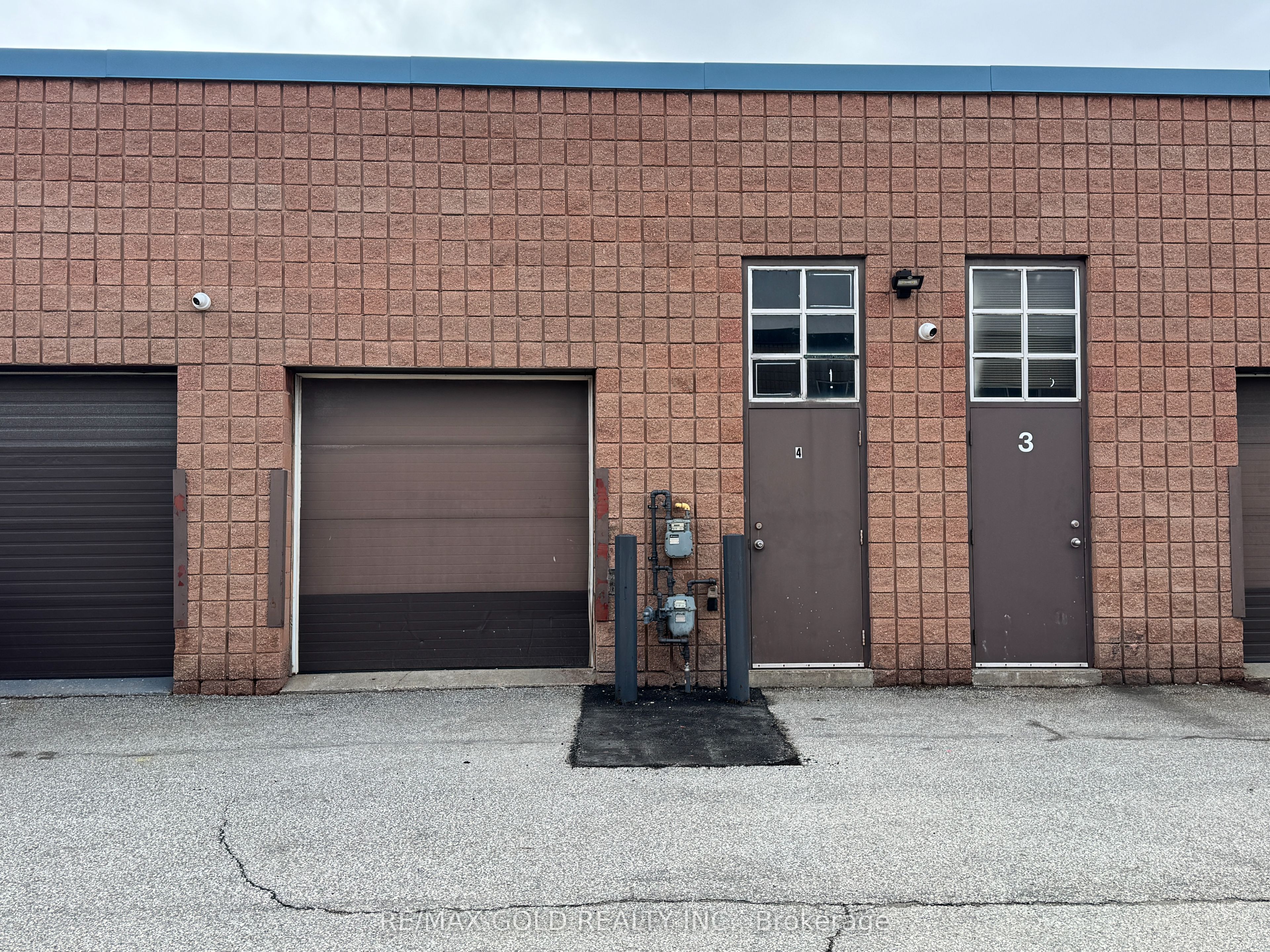 #4 - 1662 Bonhill Road Property Photo 18
