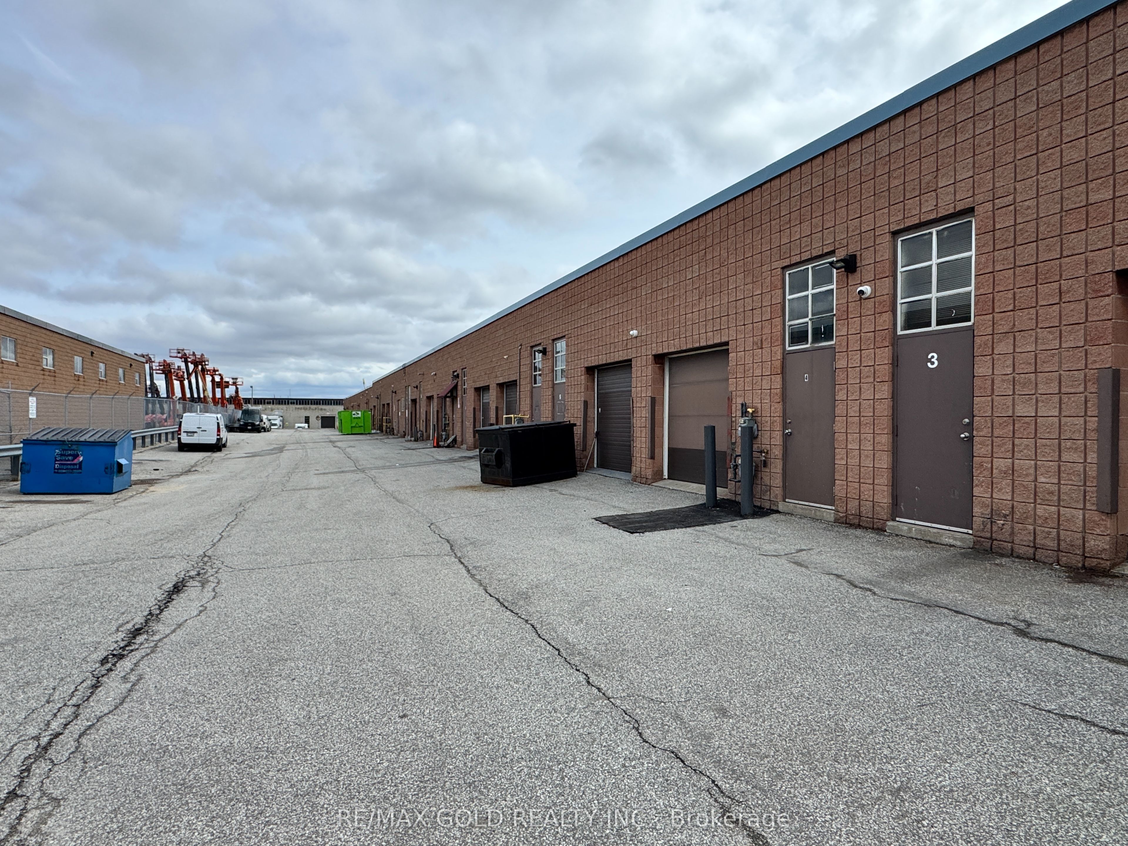 #4 - 1662 Bonhill Road Property Photo 19