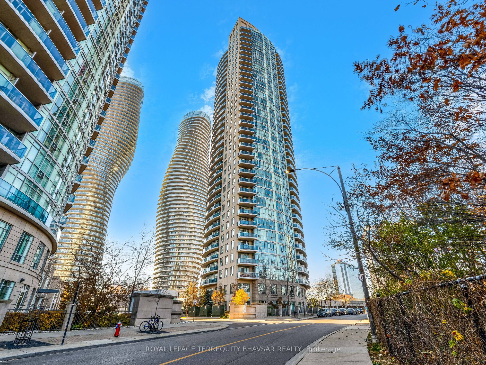 #1705 - 80 Absolute Avenue Property Photo 3