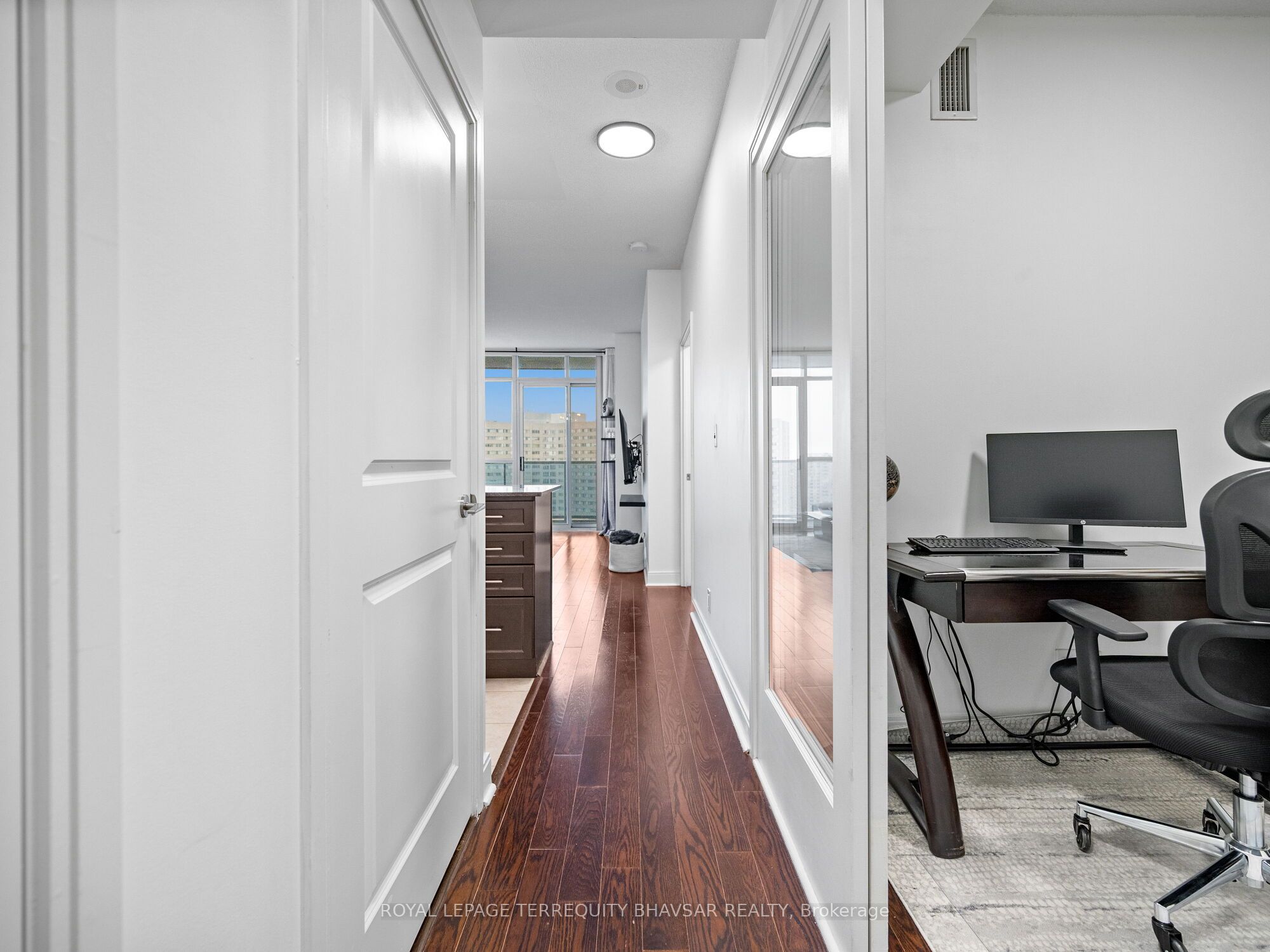 #1705 - 80 Absolute Avenue Property Photo 9