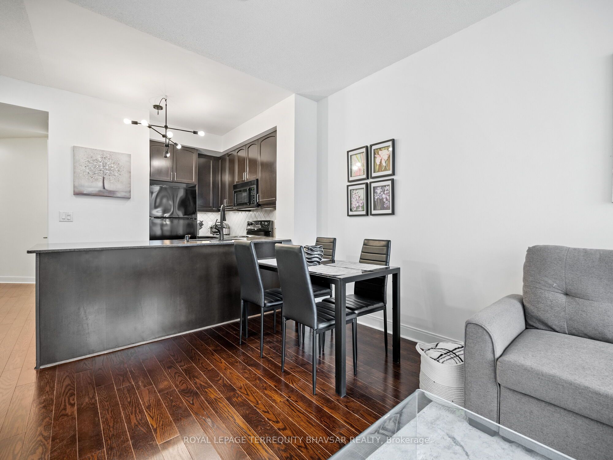 #1705 - 80 Absolute Avenue Property Photo 10