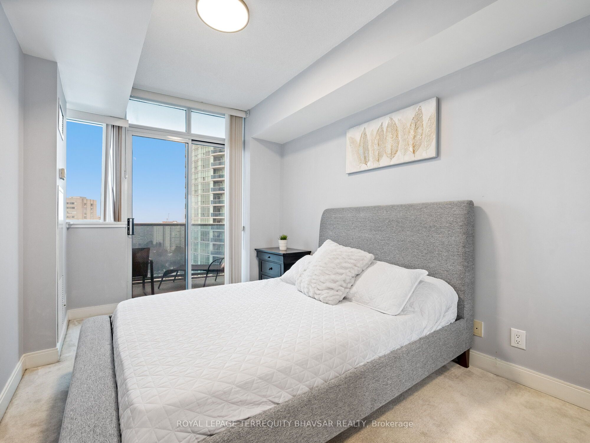#1705 - 80 Absolute Avenue Property Photo 21