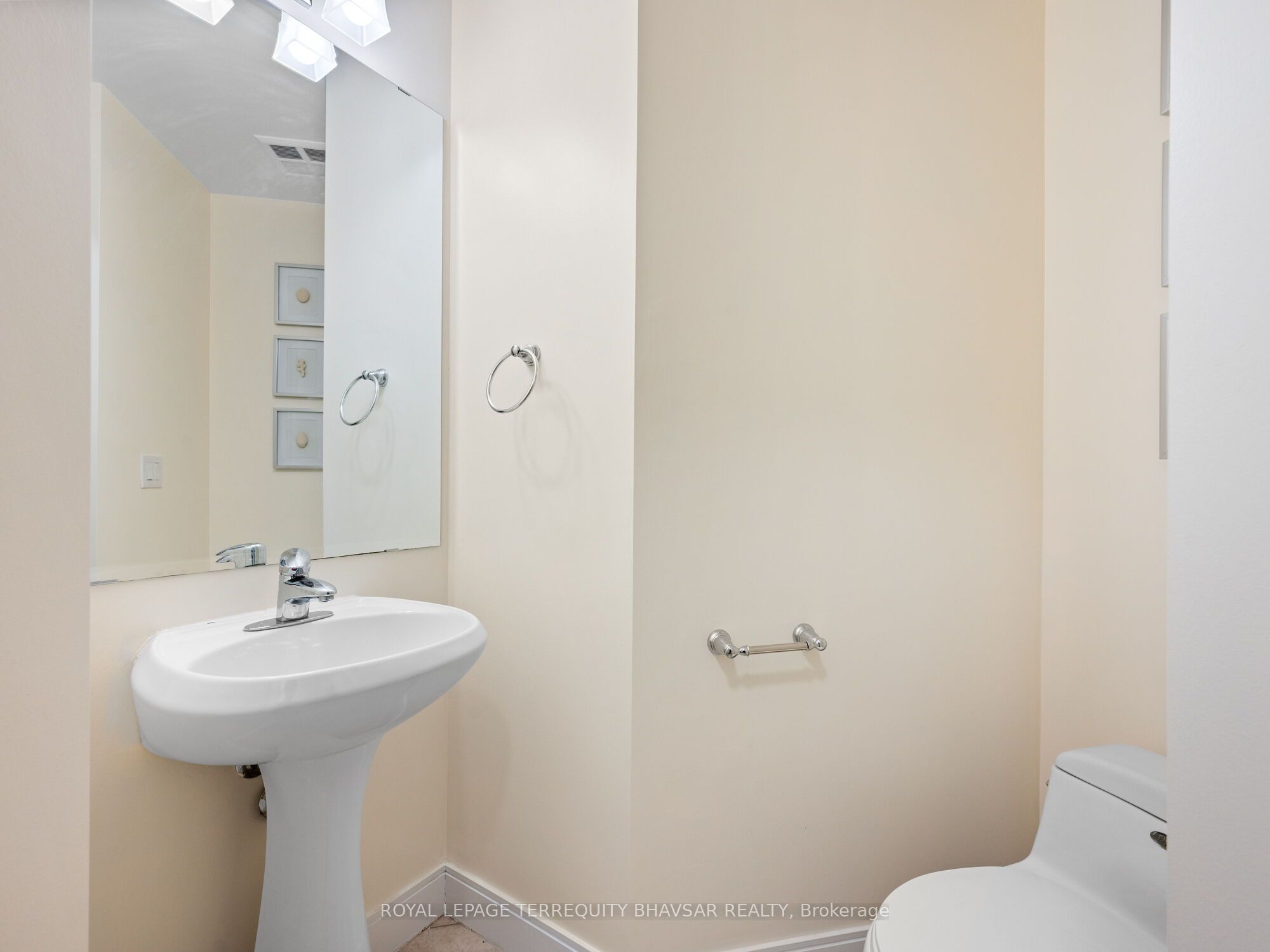 #1705 - 80 Absolute Avenue Property Photo 25