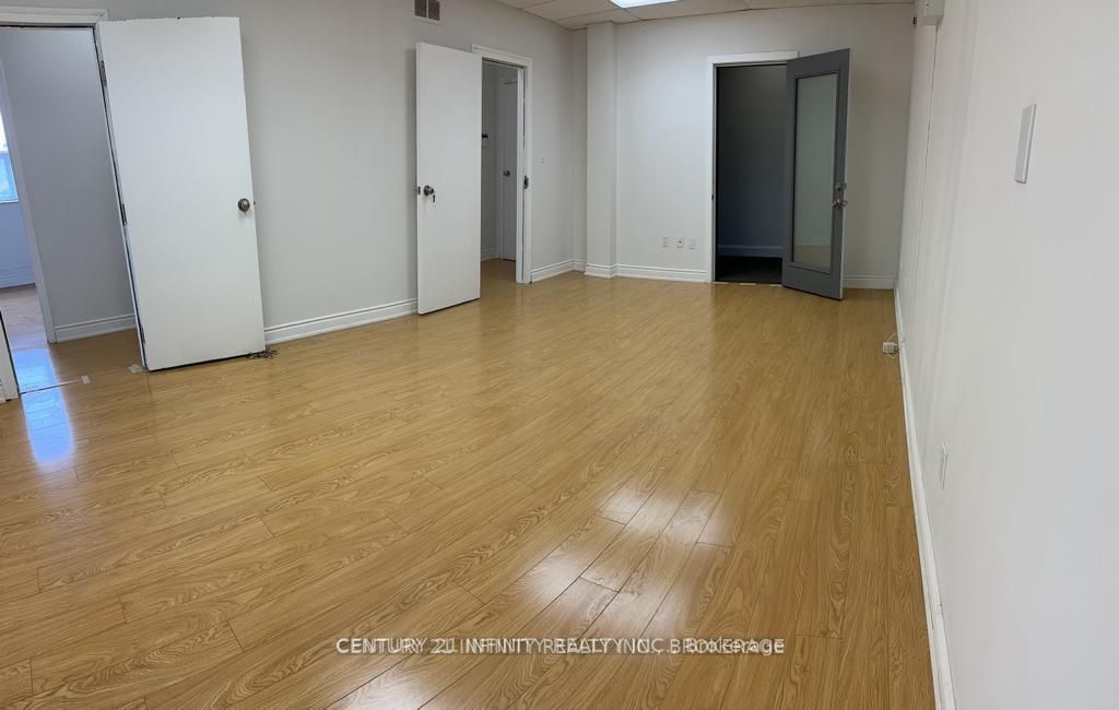 #207 - 323 Kerr Street Property Photo 2