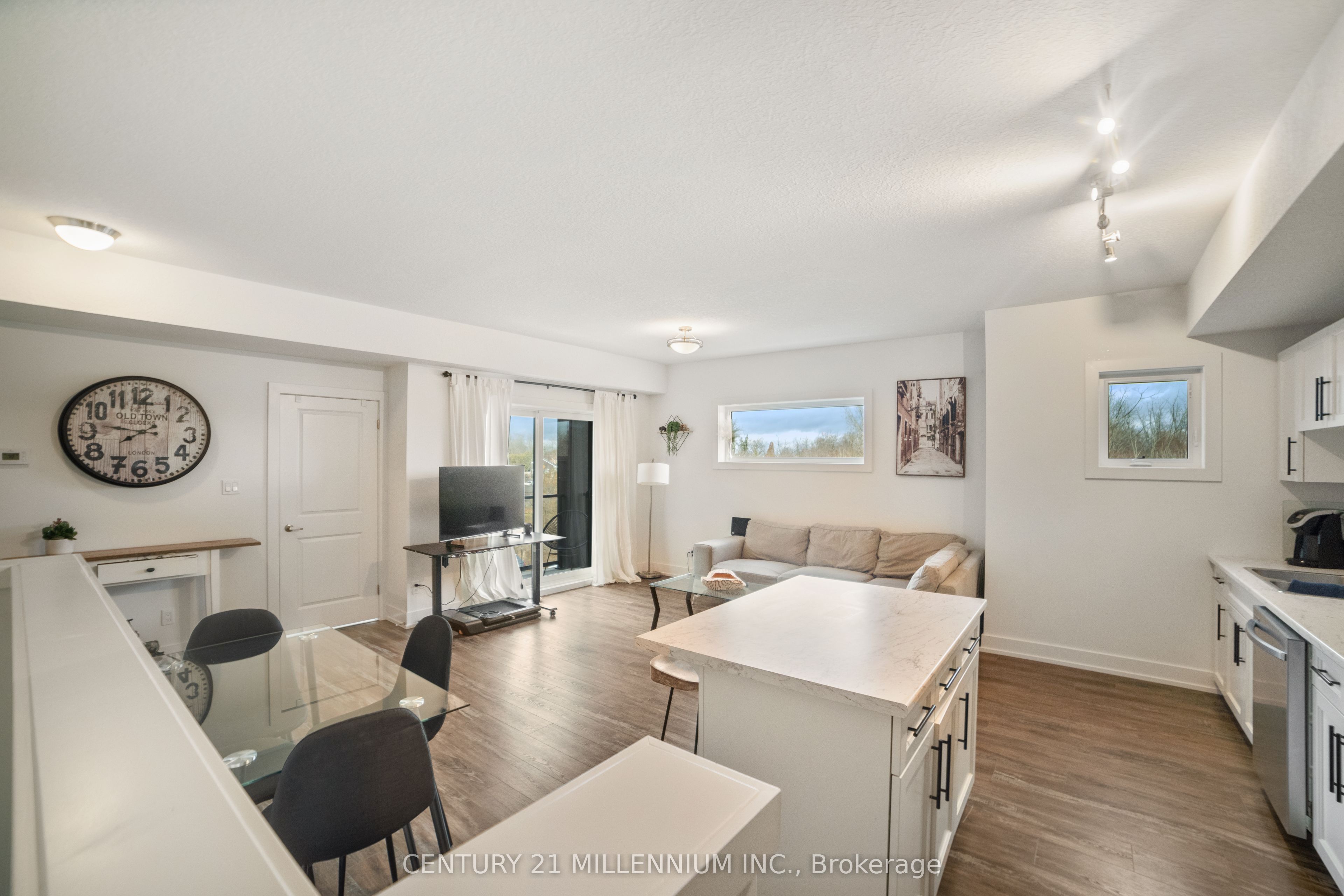 17 Centre Street 311 Property Photo 10