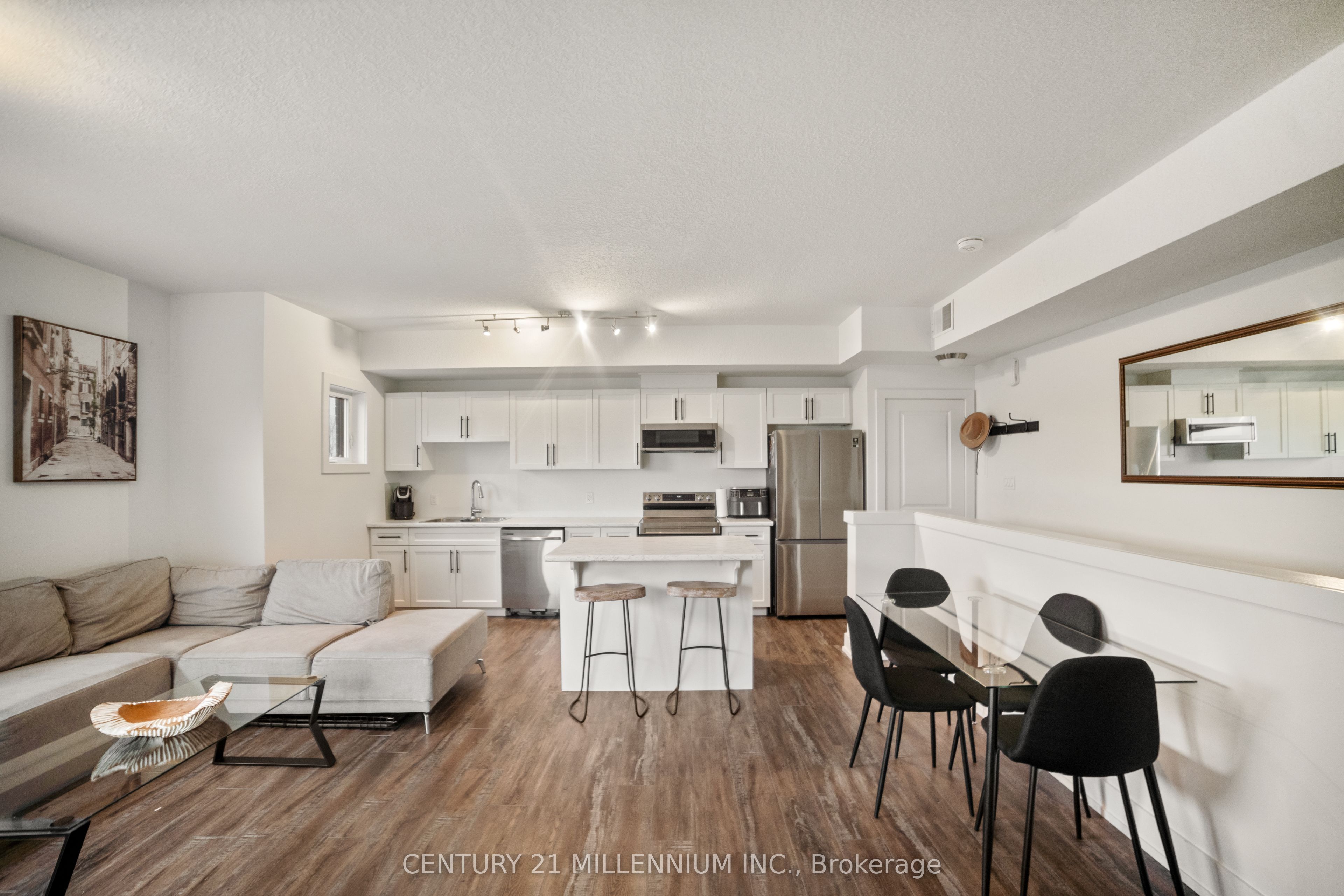 17 Centre Street 311 Property Photo 11