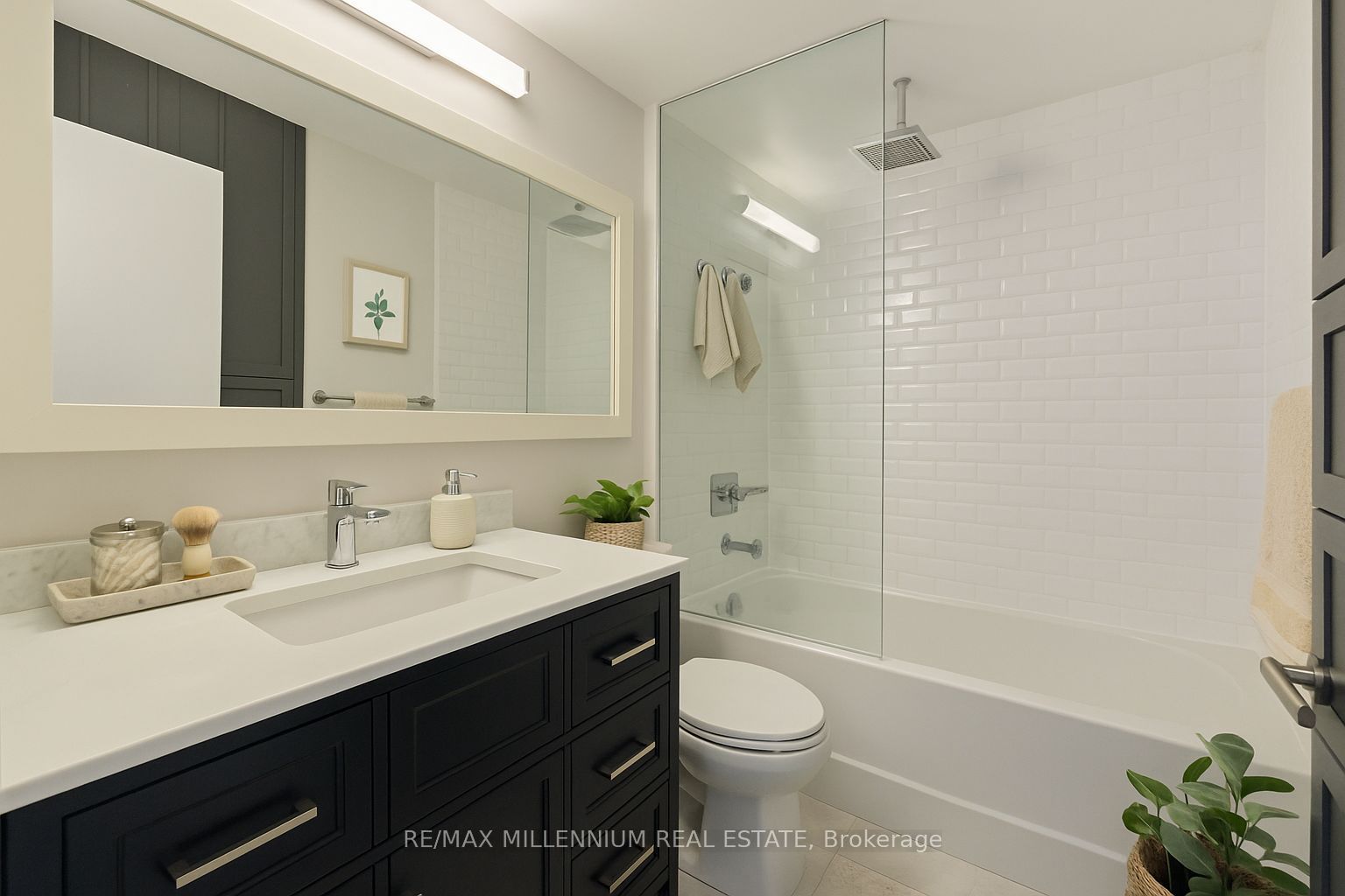 90 Park Lawn Road 1616 Property Photo 7