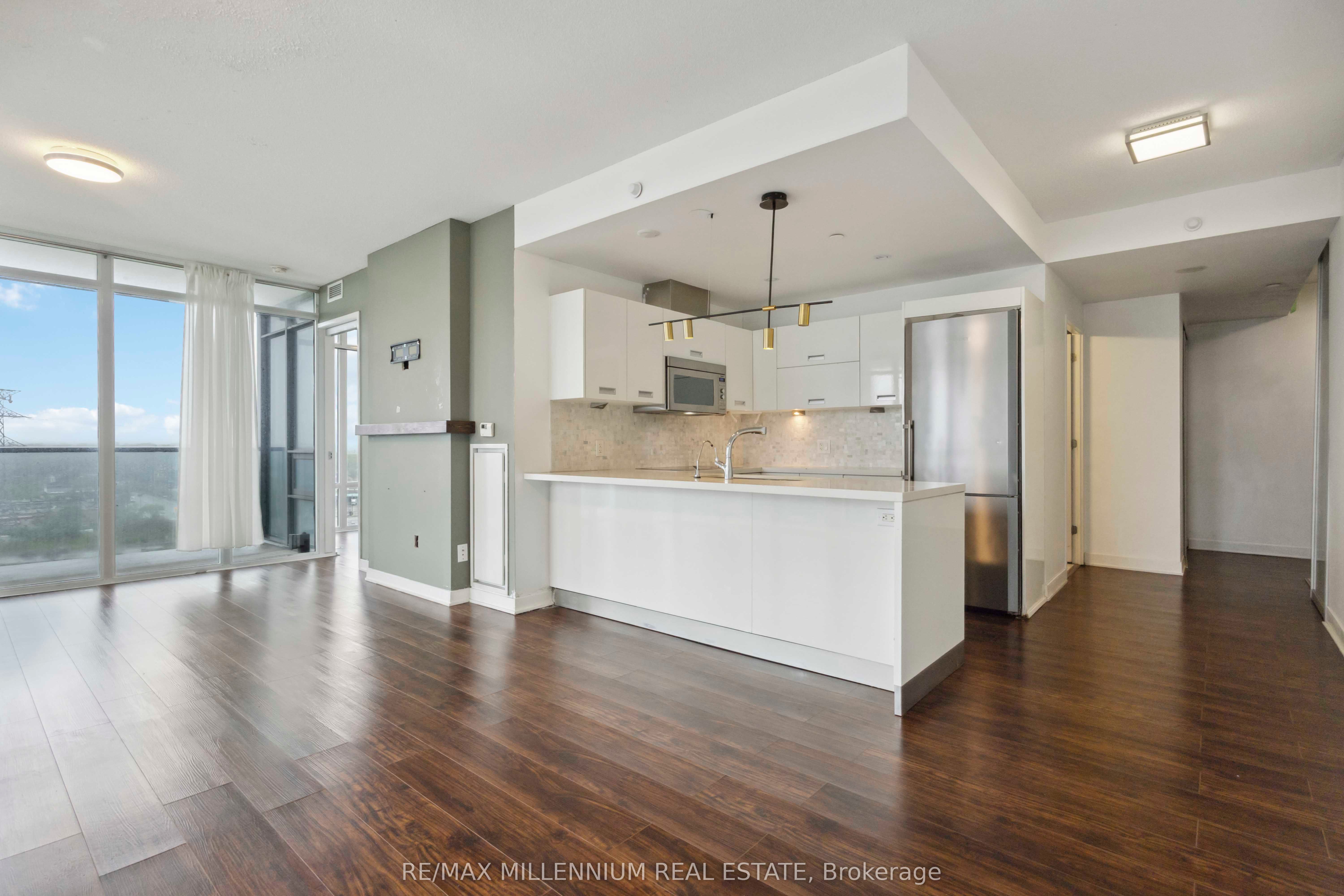 90 Park Lawn Road 1616 Property Photo 17