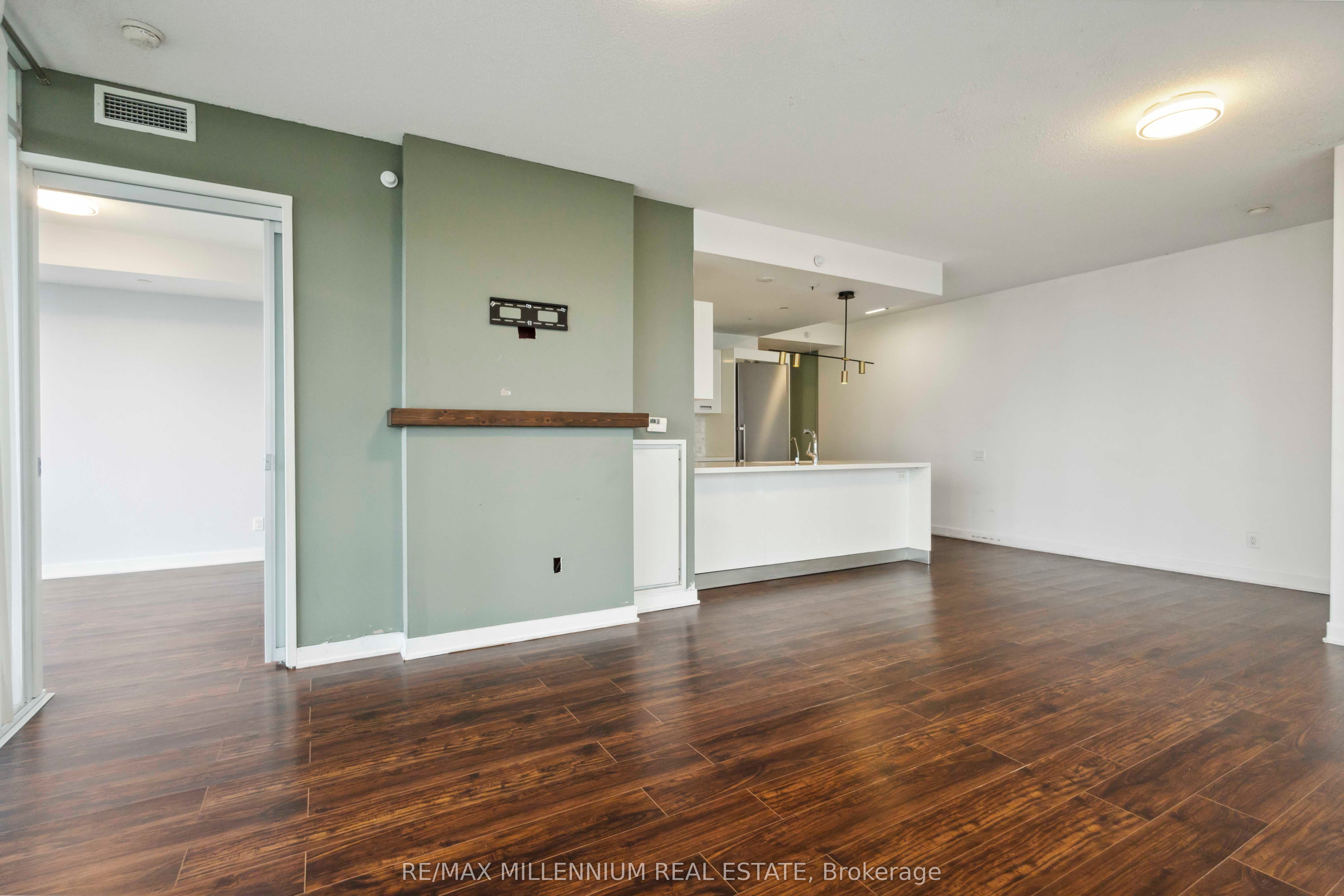90 Park Lawn Road 1616 Property Photo 18