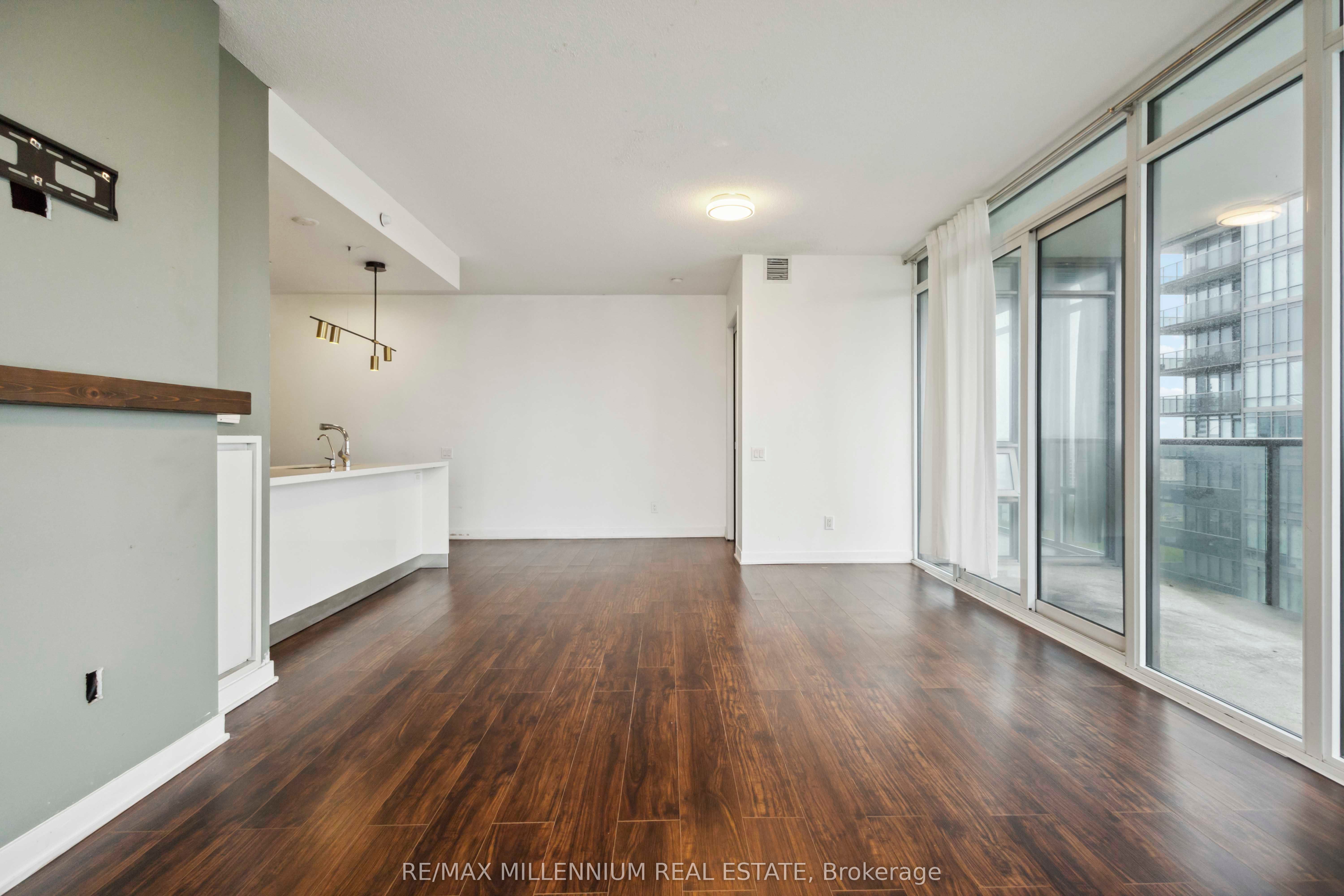 90 Park Lawn Road 1616 Property Photo 19