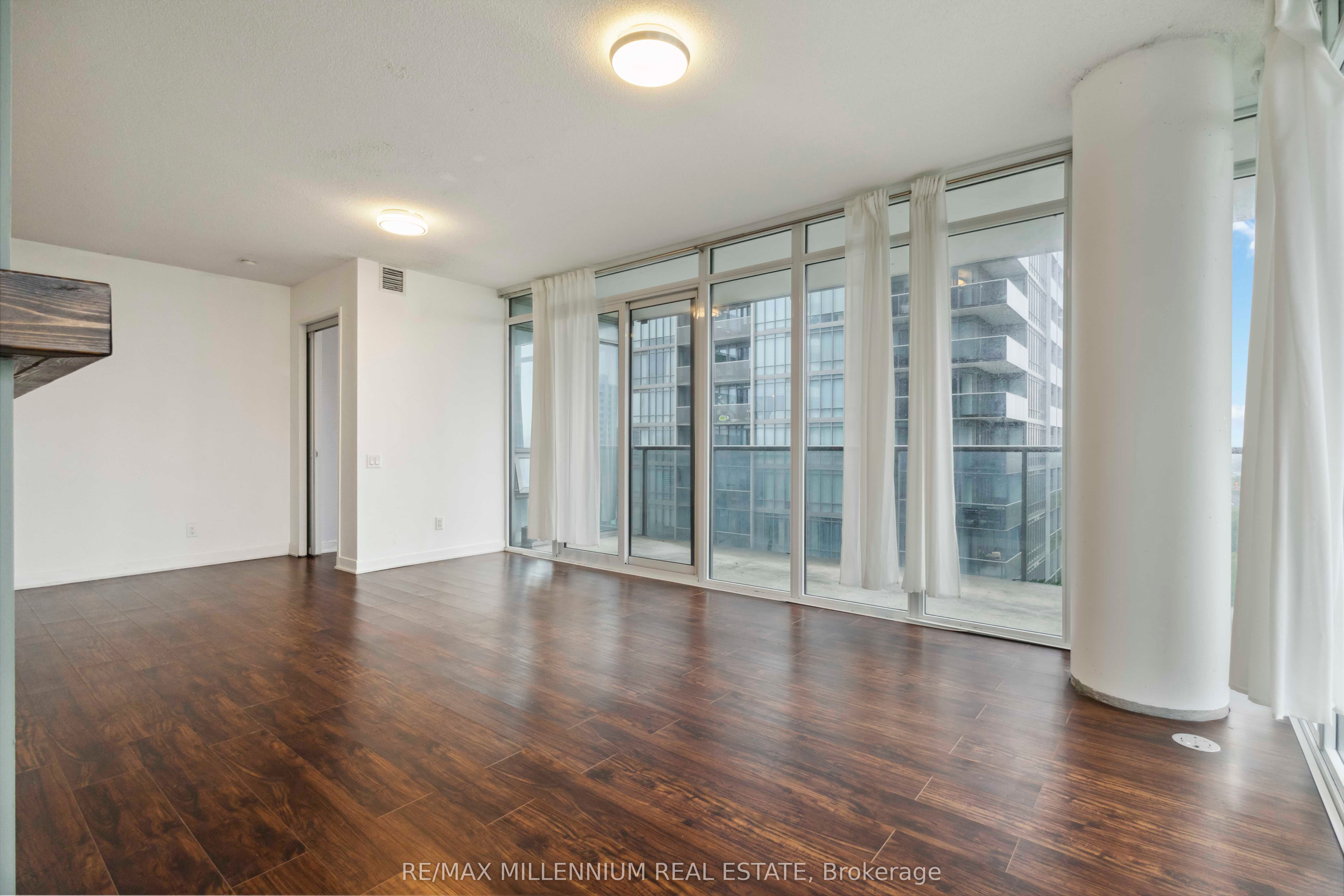 90 Park Lawn Road 1616 Property Photo 21