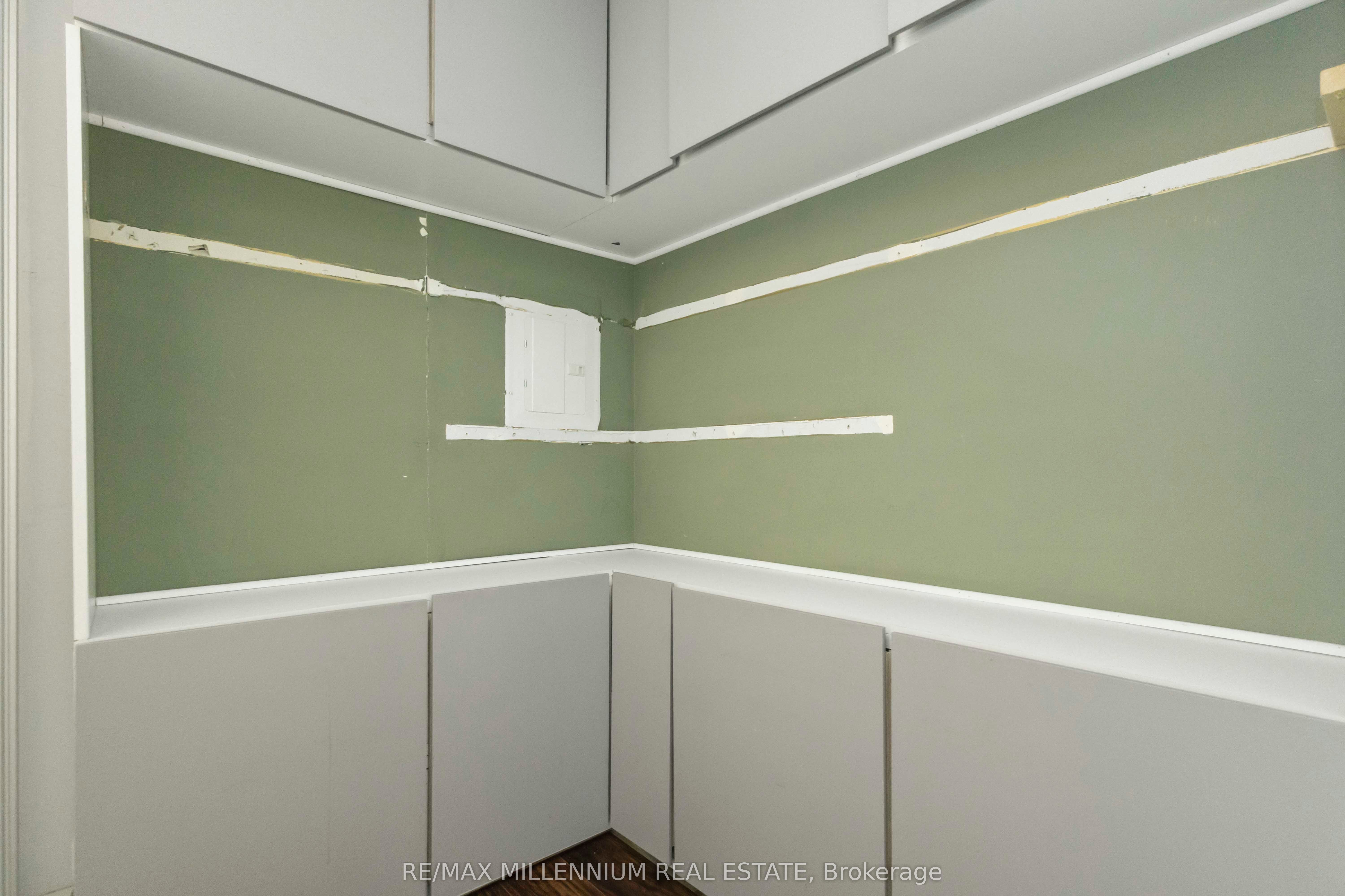 90 Park Lawn Road 1616 Property Photo 23