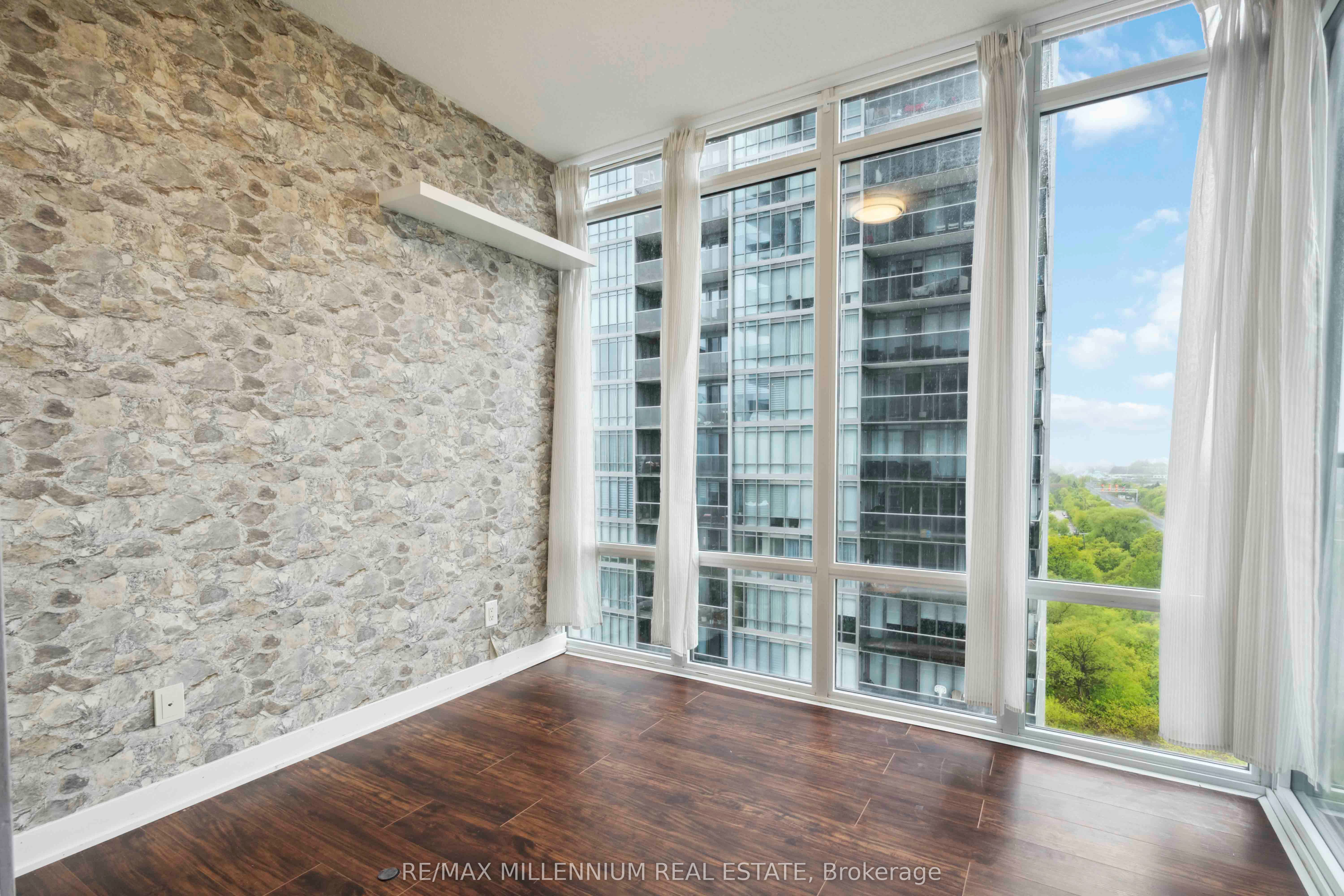 90 Park Lawn Road 1616 Property Photo 29