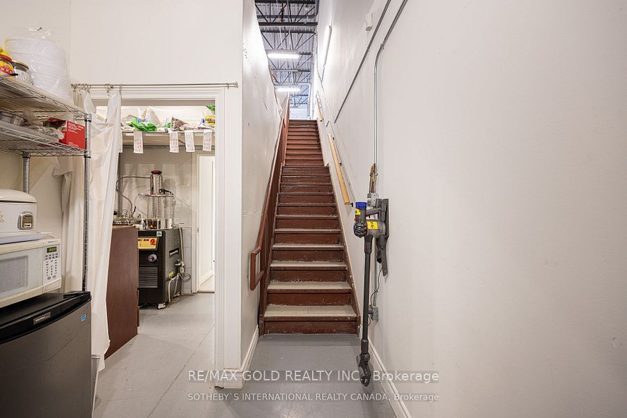 #109 - 1055 Canadian Place Property Photo 3