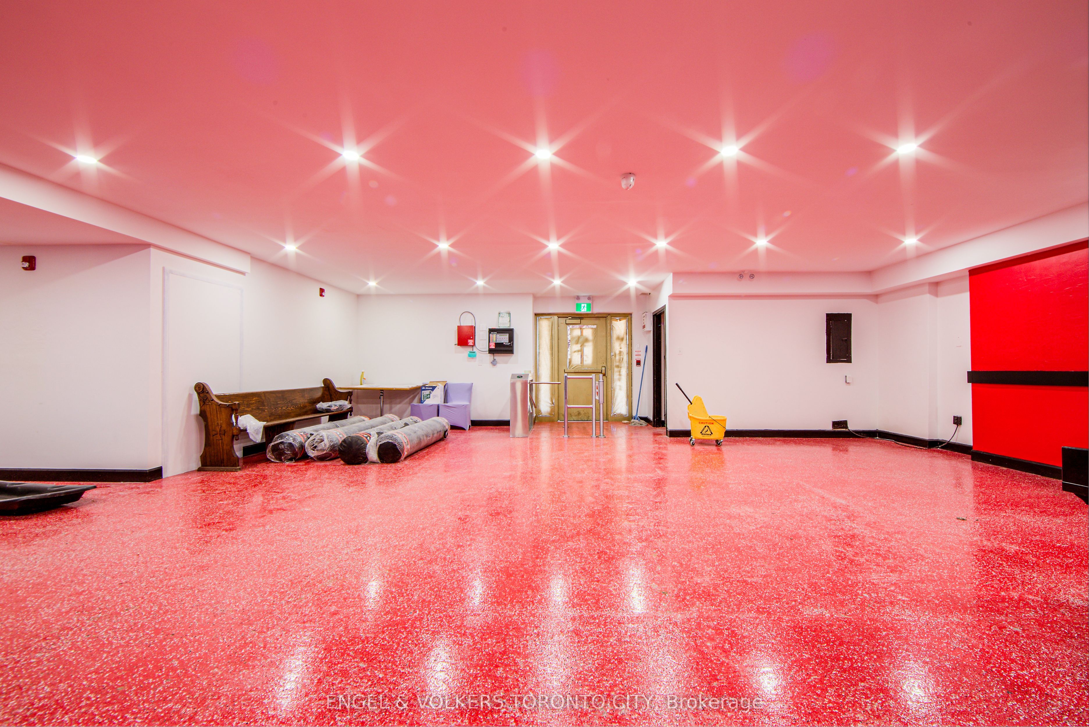 2261 Dundas Street Property Photo 4