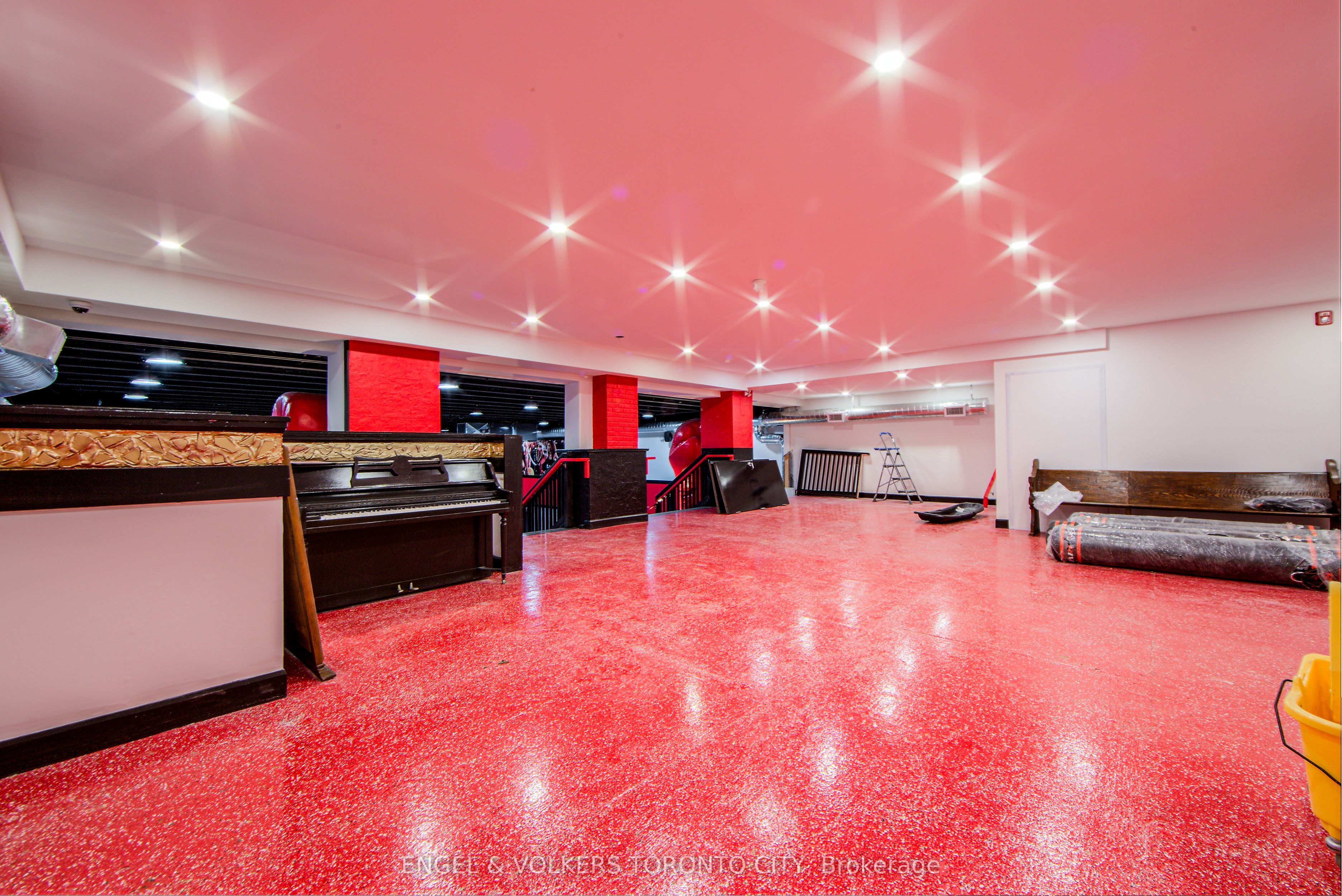 2261 Dundas Street Property Photo 5