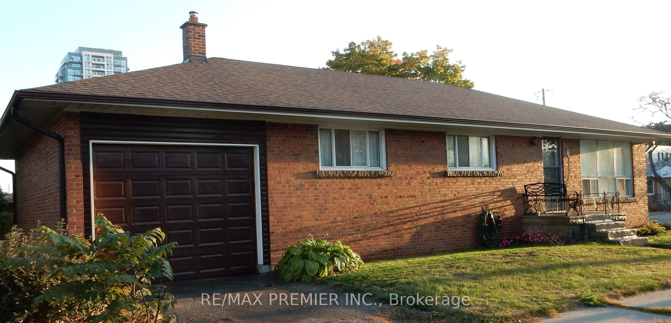 33 Warnica Avenue Property Photo 1