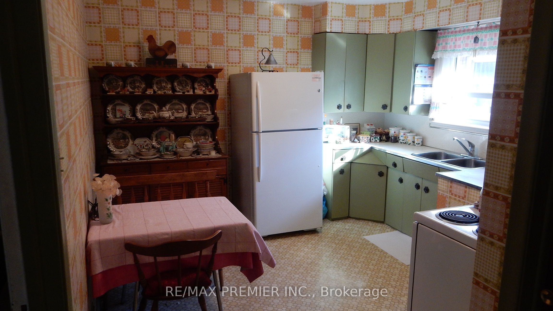 33 Warnica Avenue Property Photo 8