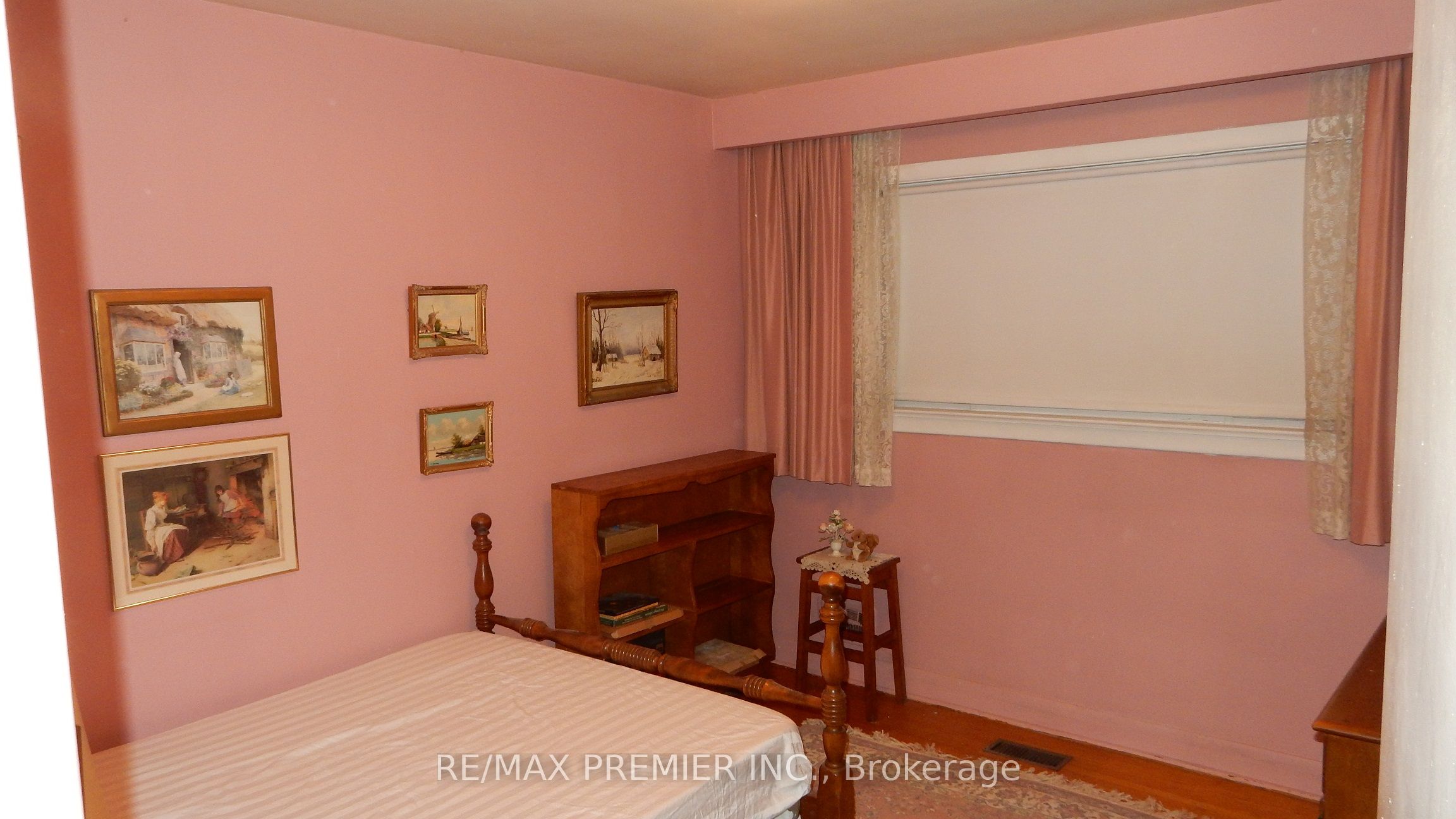 33 Warnica Avenue Property Photo 11
