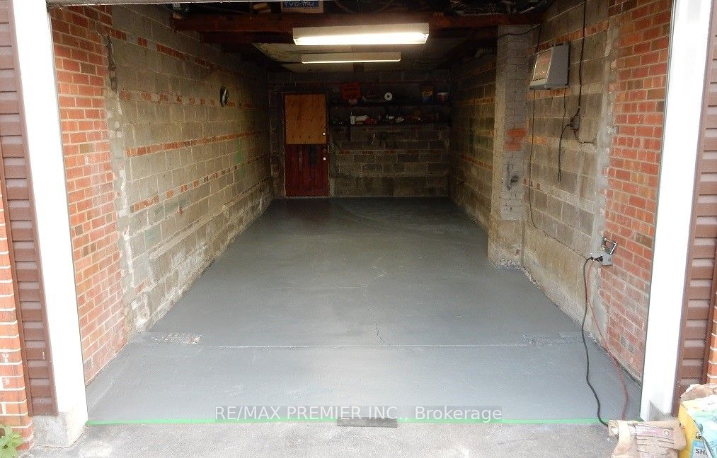 33 Warnica Avenue Property Photo 13