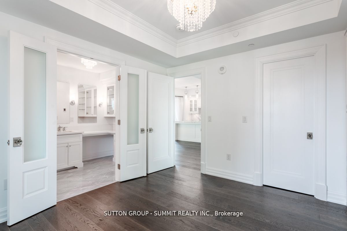 2060 Lakeshore Road 404 Property Photo 17