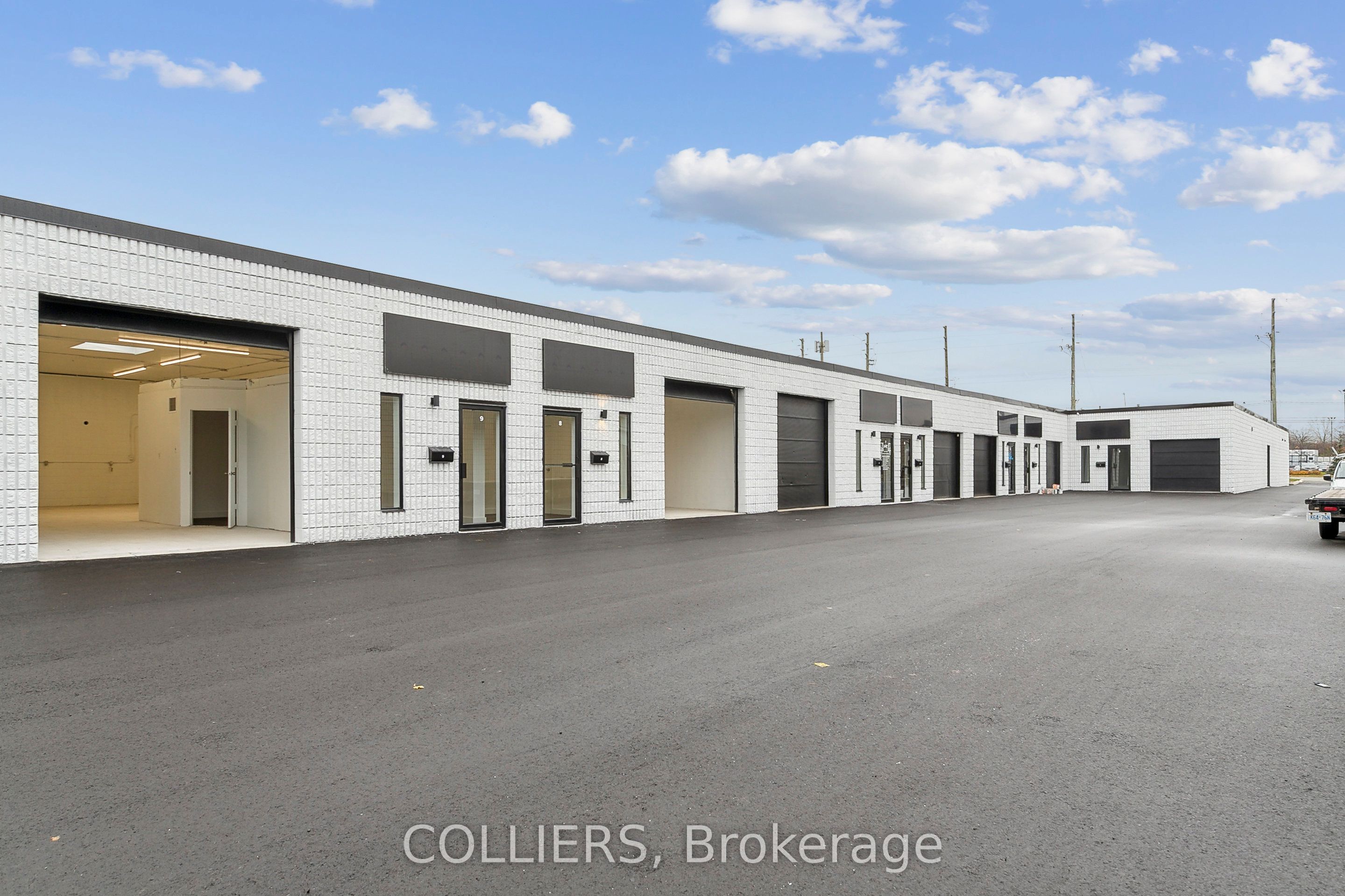 #unit 14 - 1244 Speers Road Property Photo 2