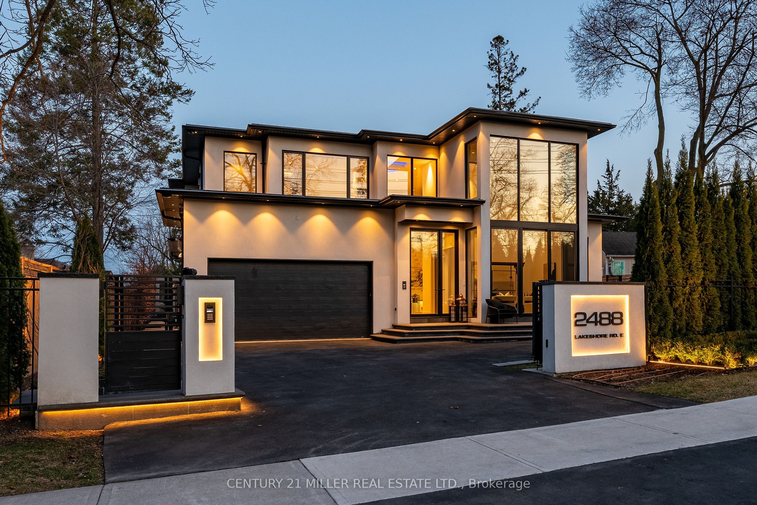 2488 Lakeshore Road Property Photo