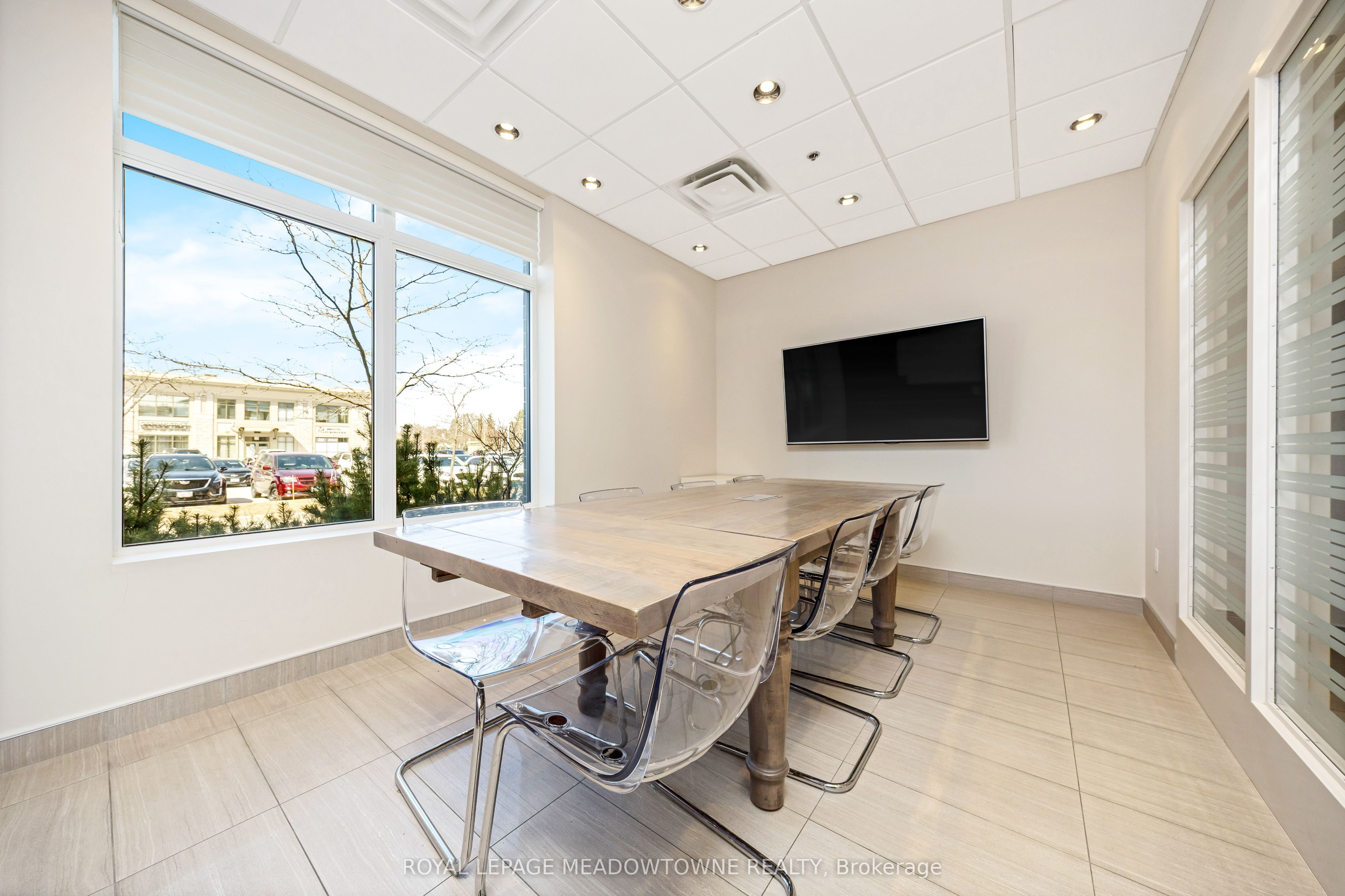 #110 - 450 Bronte Street Property Photo 9