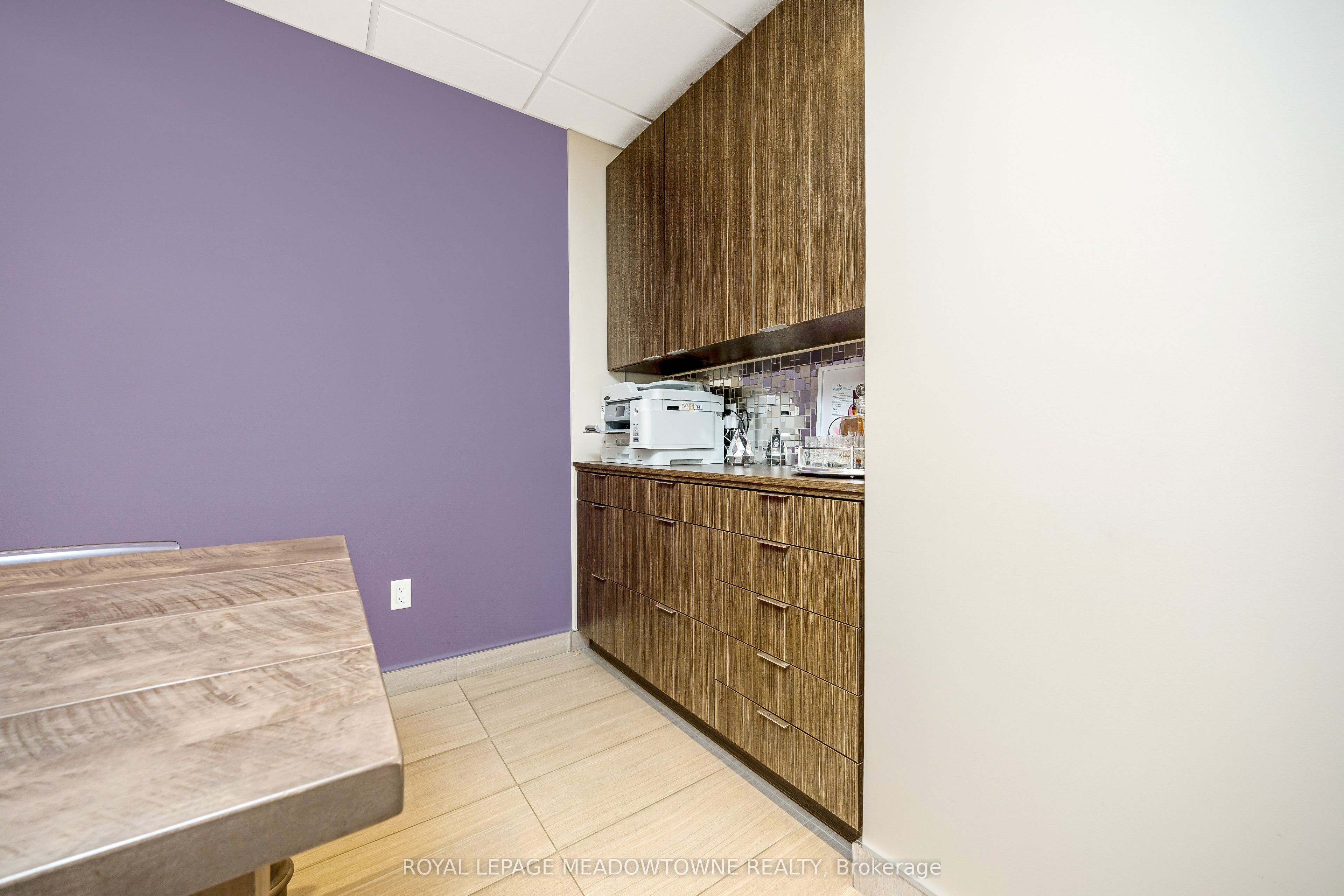 #110 - 450 Bronte Street Property Photo 16