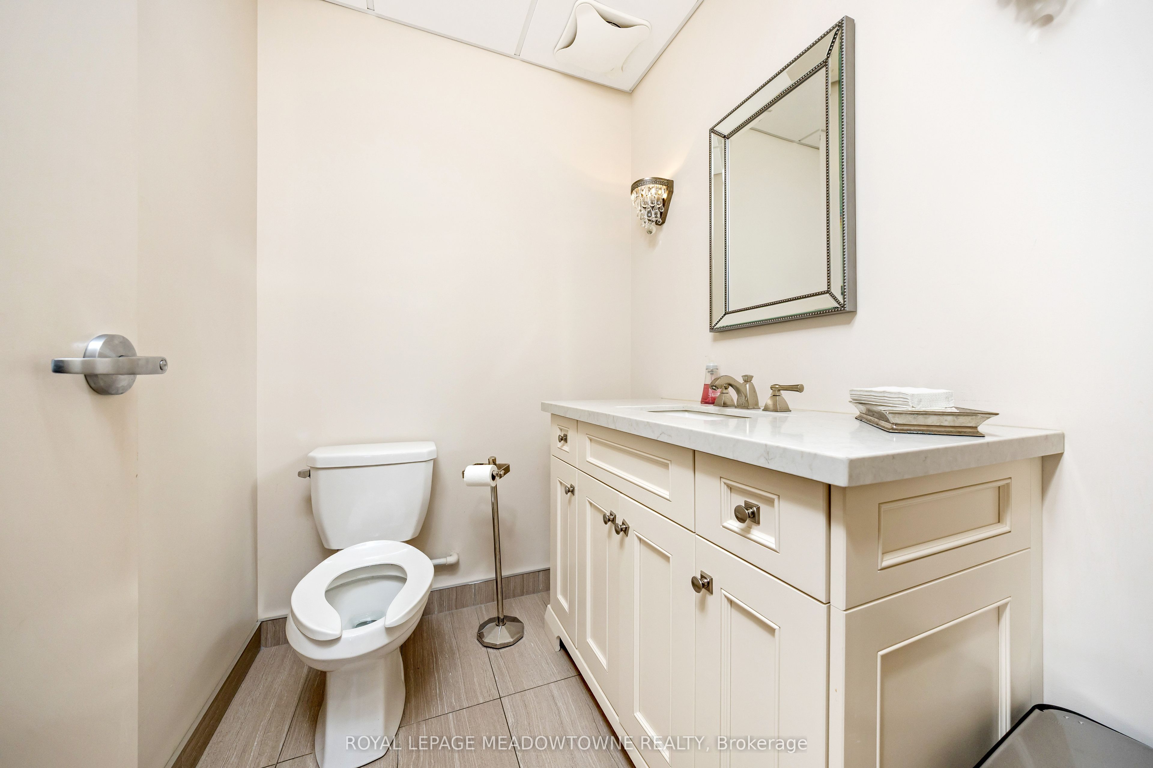#110 - 450 Bronte Street Property Photo 18