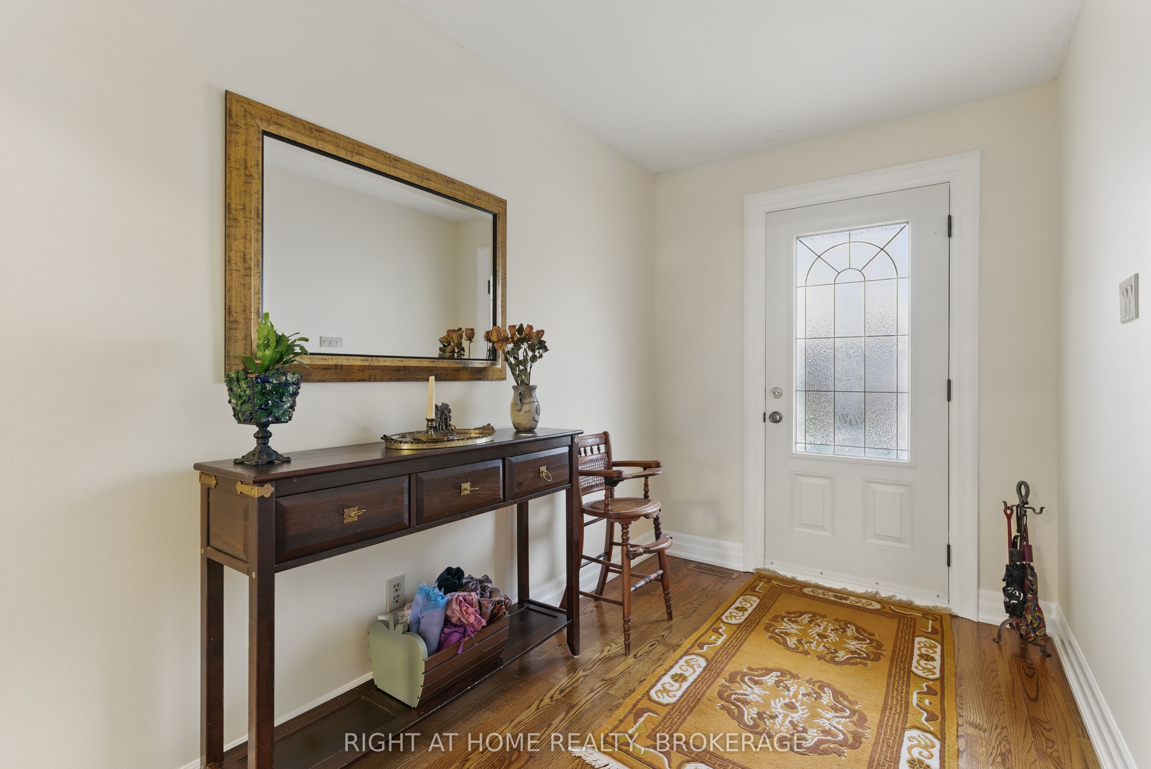2518 Fifth Line Line W Property Photo 3