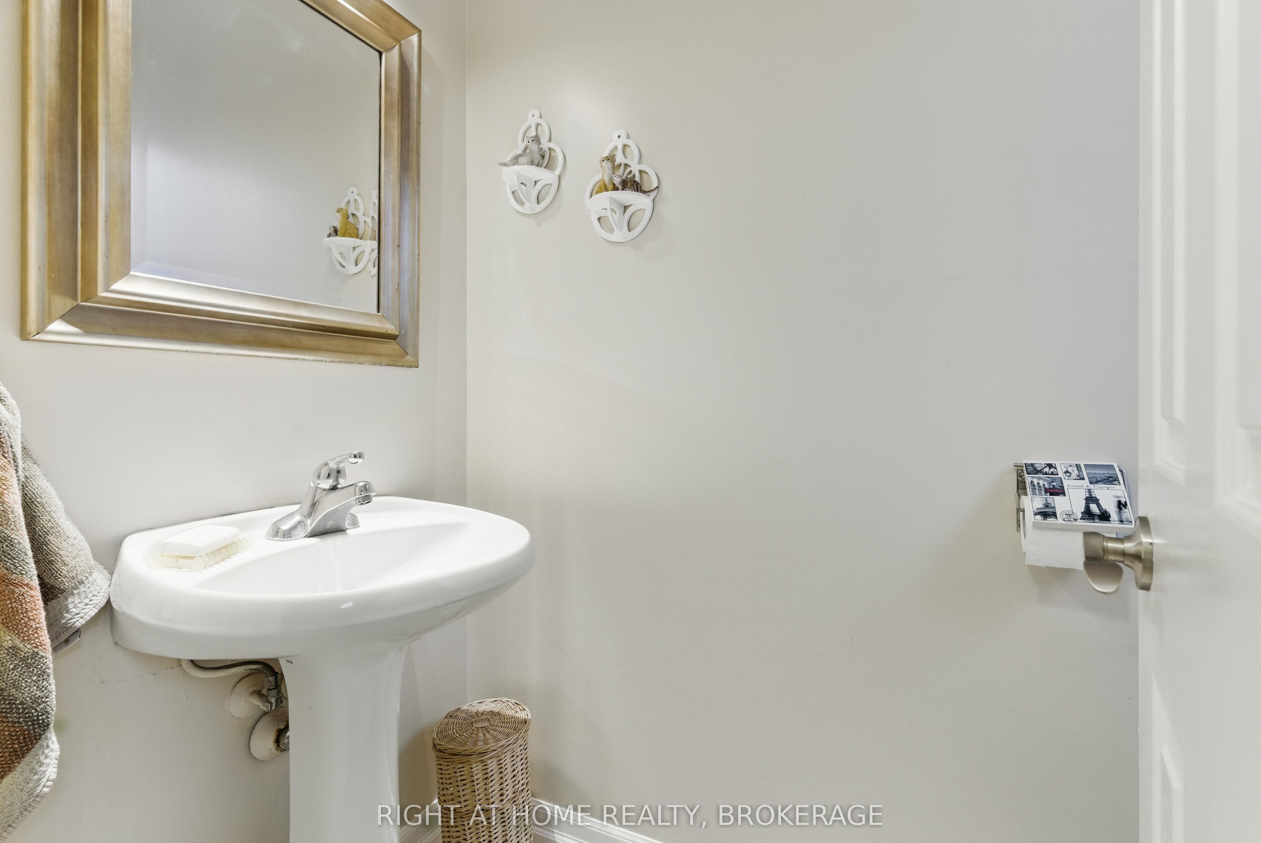 2518 Fifth Line Line W Property Photo 15