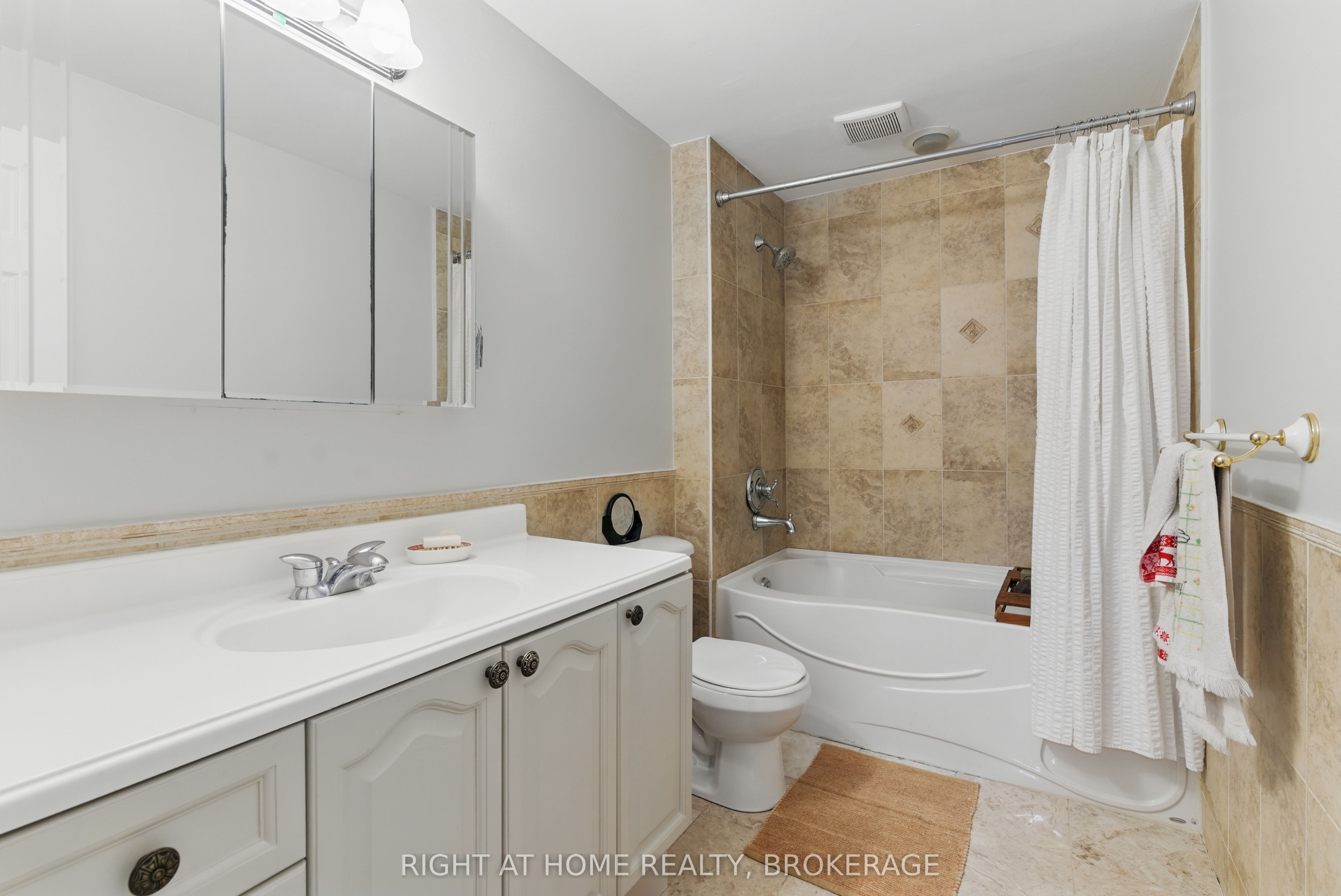 2518 Fifth Line Line W Property Photo 19