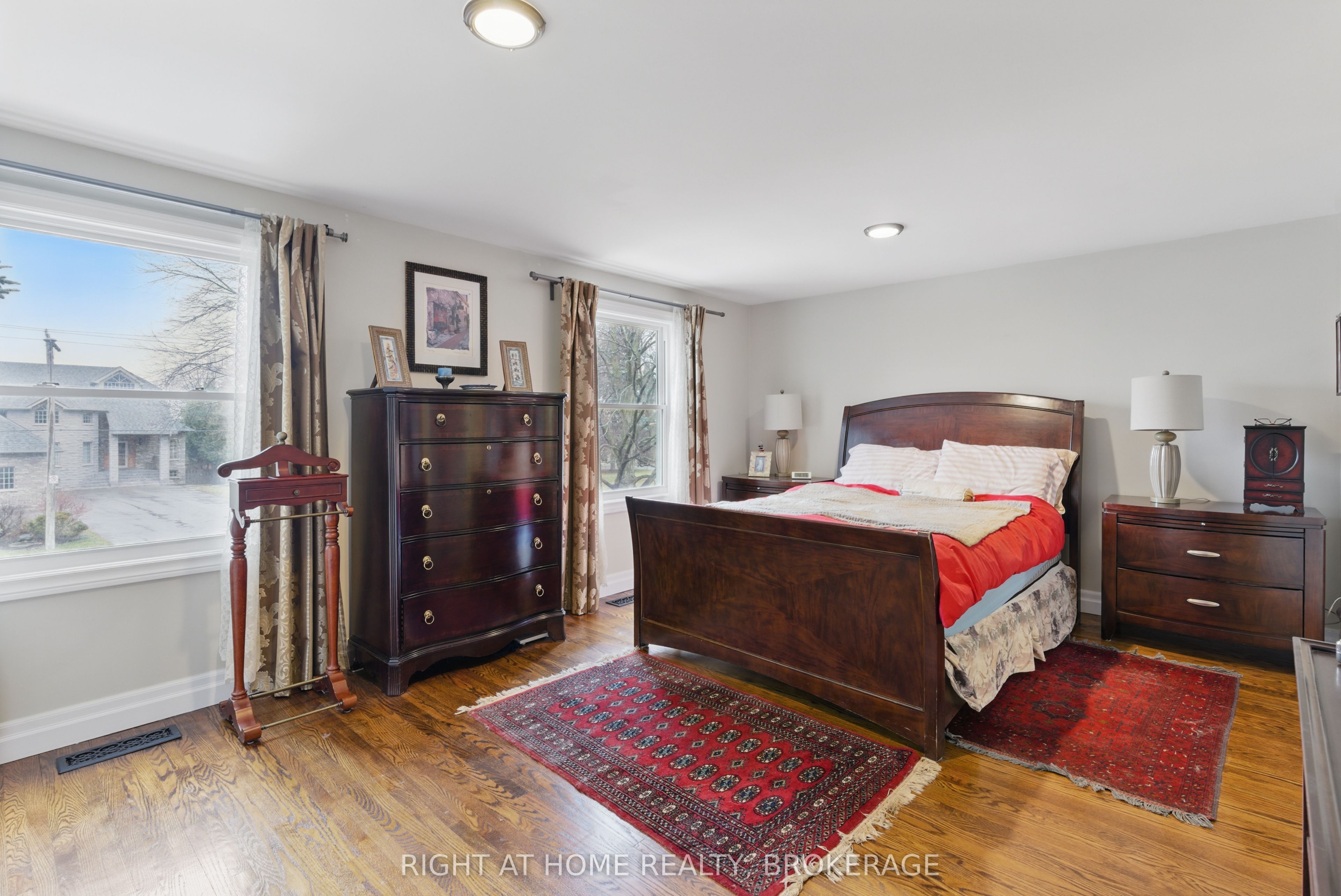 2518 Fifth Line Line W Property Photo 22