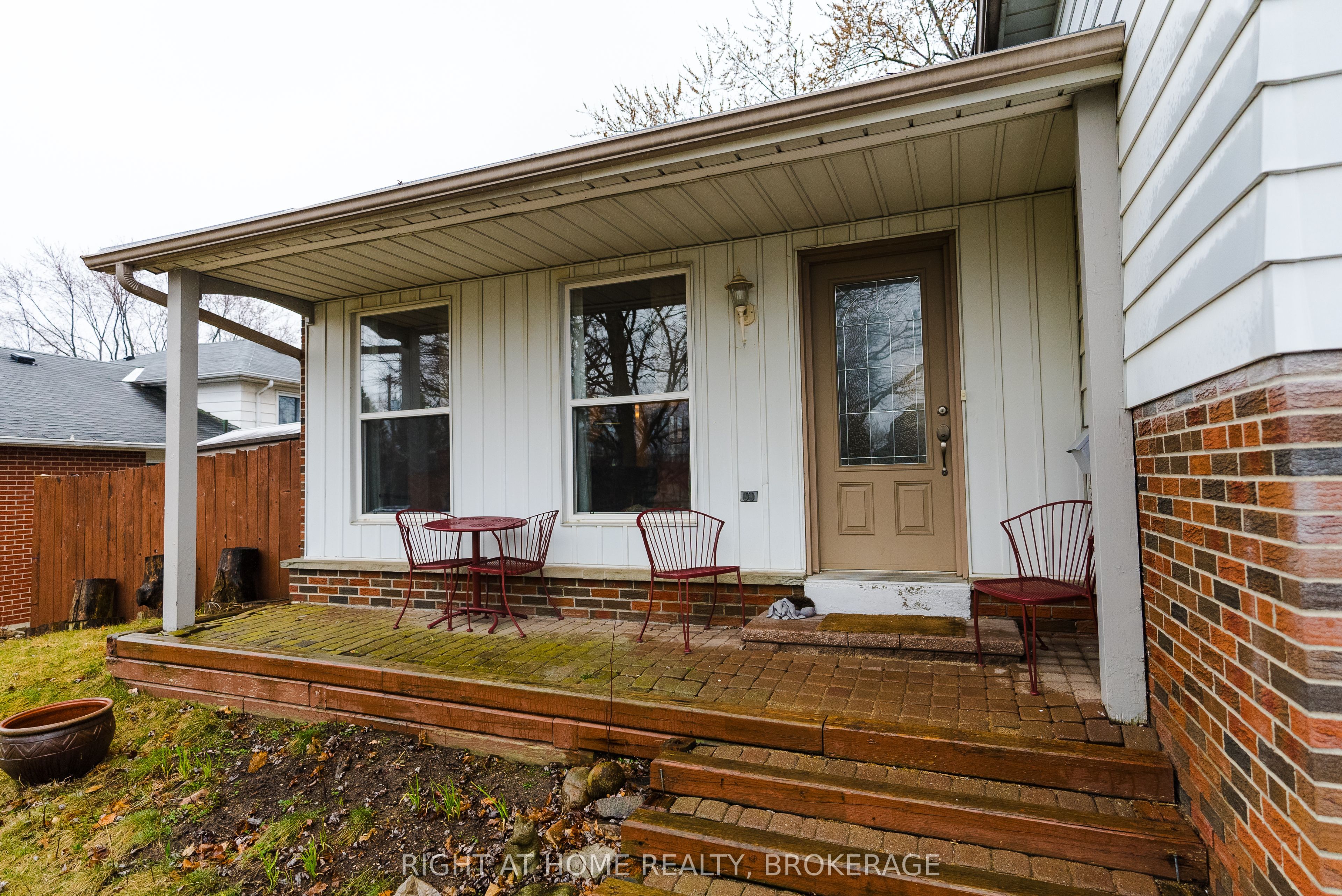 2518 Fifth Line Line W Property Photo 27