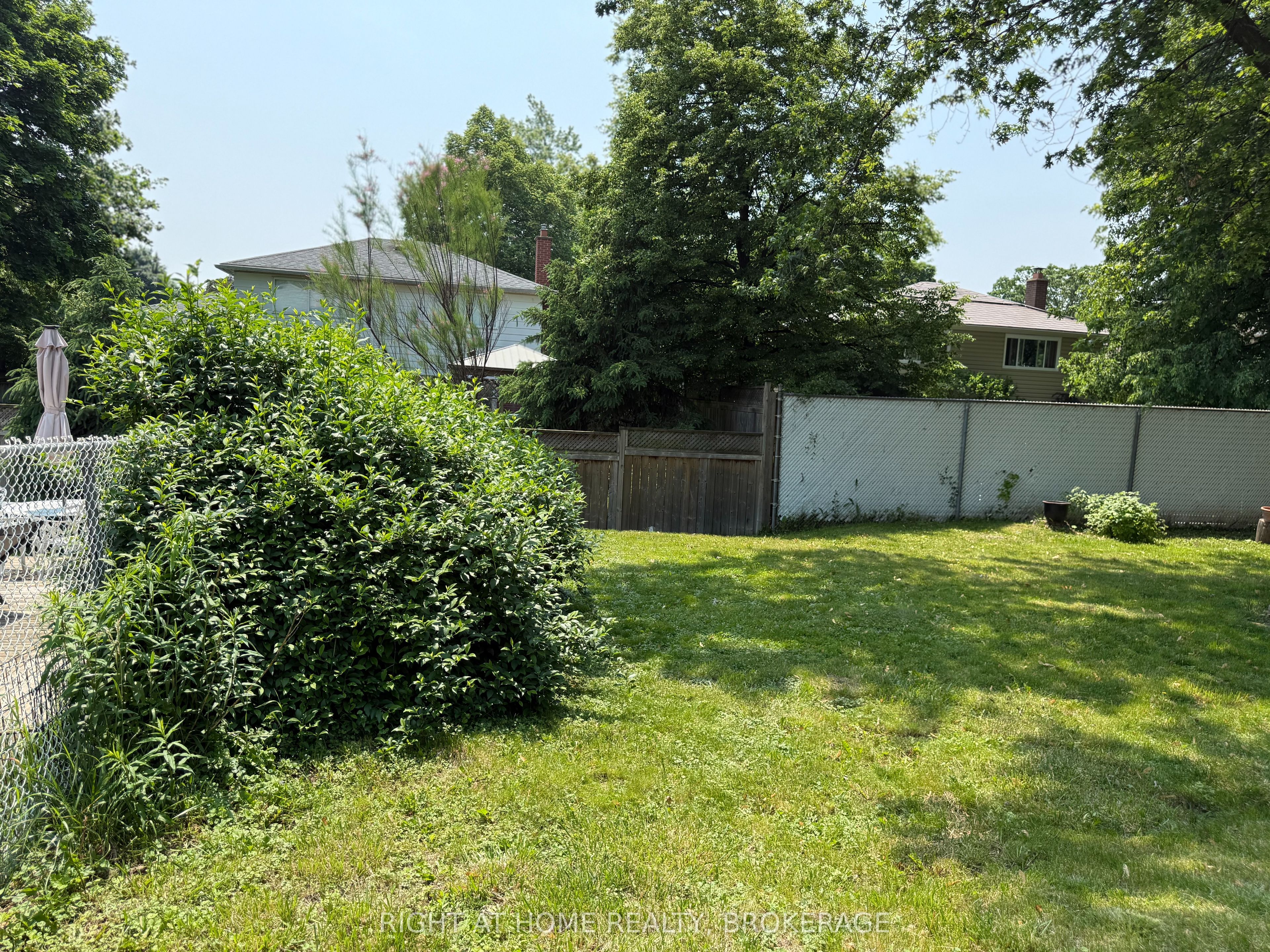 2518 Fifth Line Line W Property Photo 31
