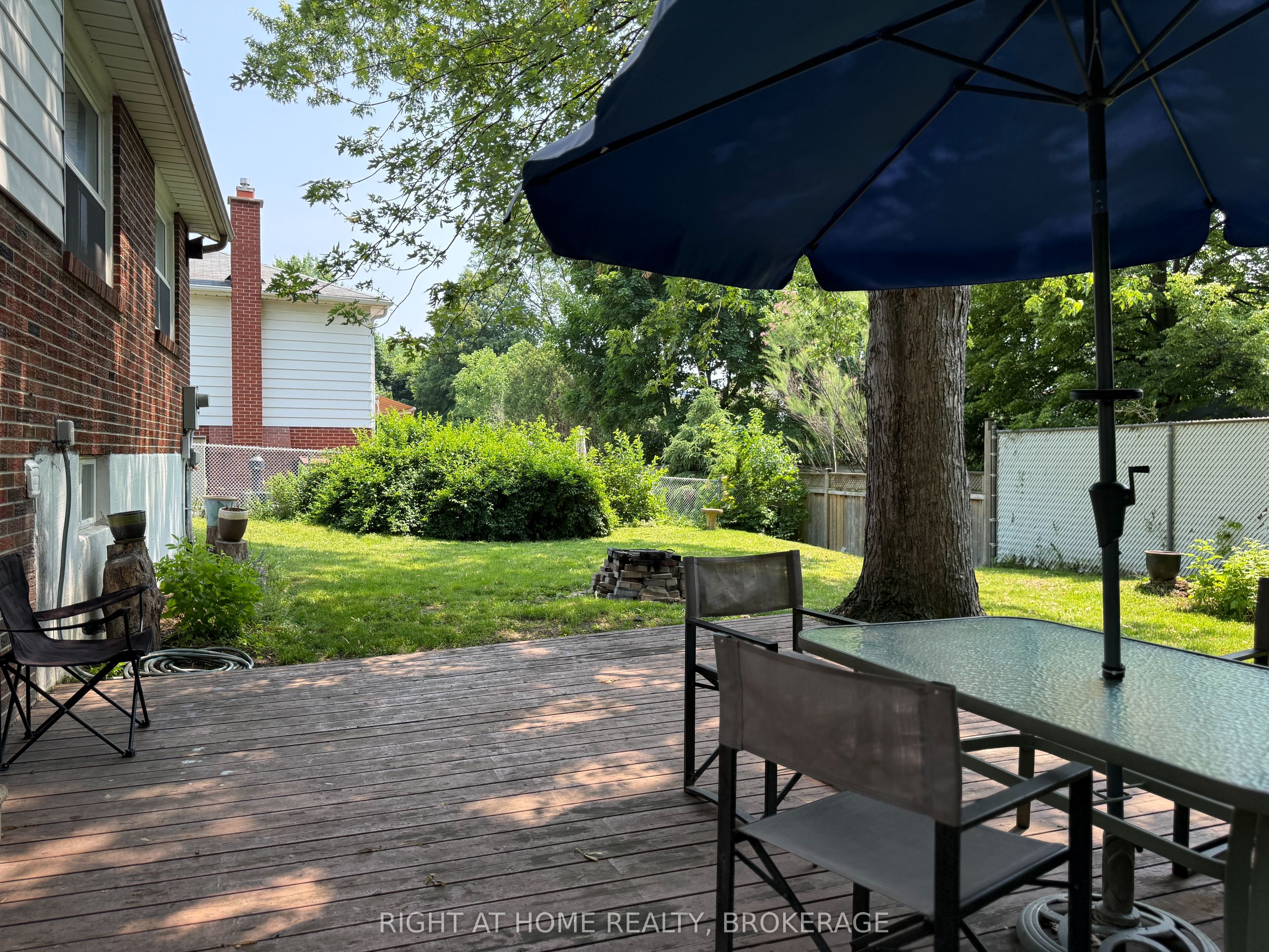 2518 Fifth Line Line W Property Photo 32
