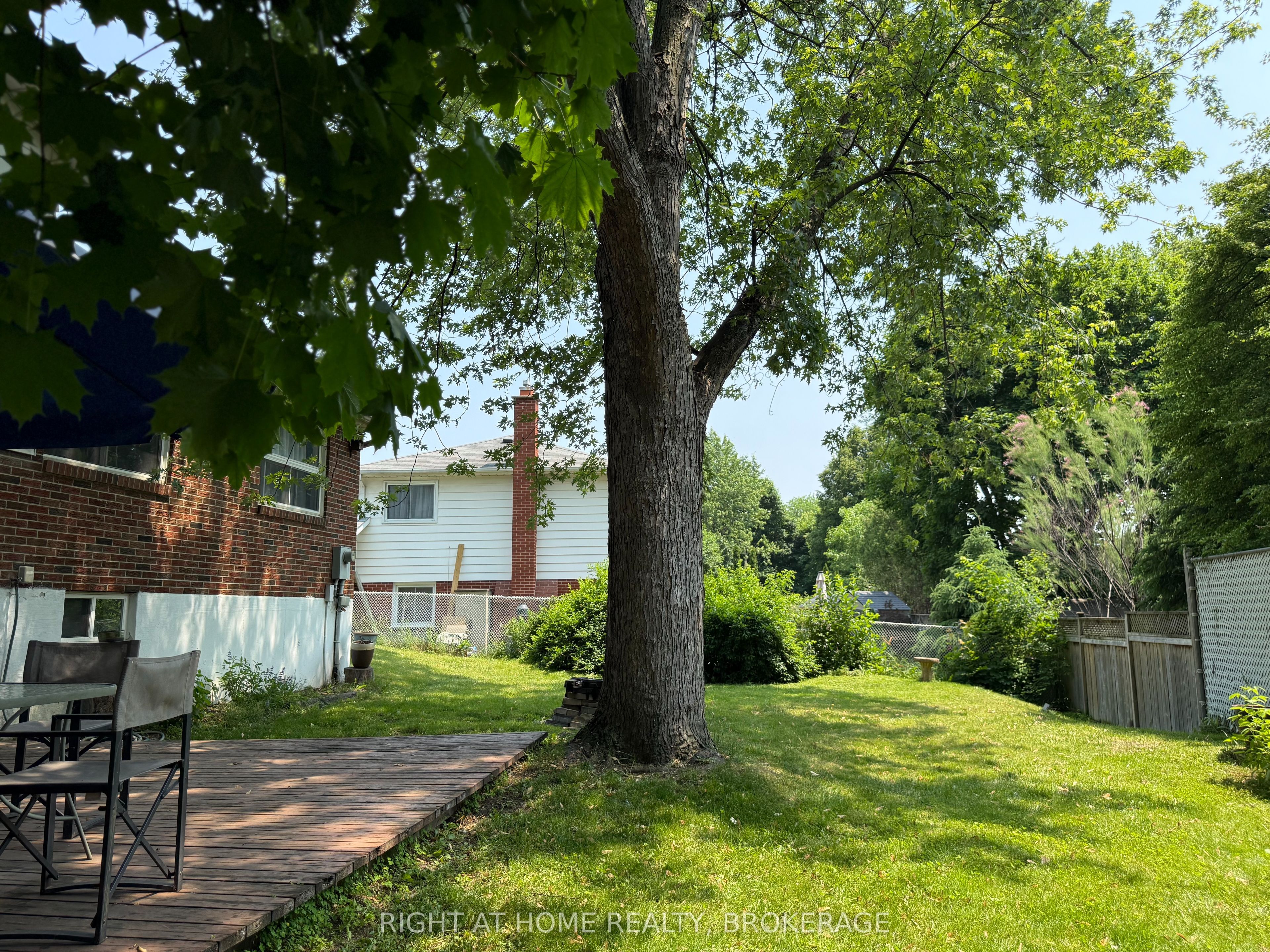 2518 Fifth Line Line W Property Photo 33