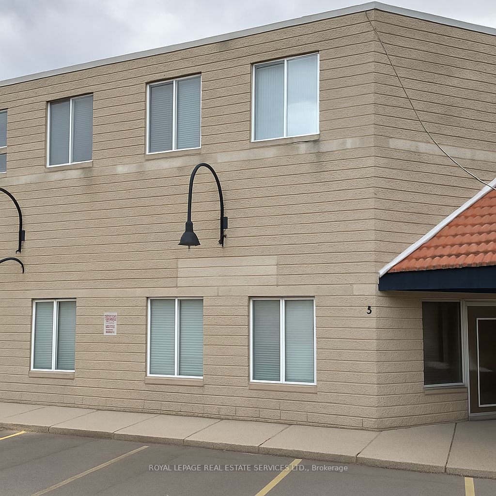#3 - 2351 Royal Windsor Drive Property Photo 19