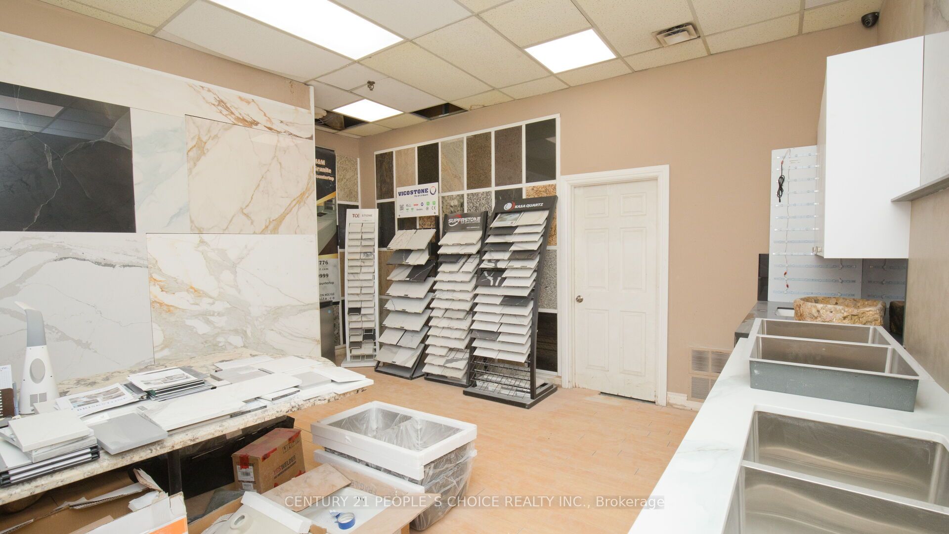 #01 - 63 Torbarrie Road Property Photo 18