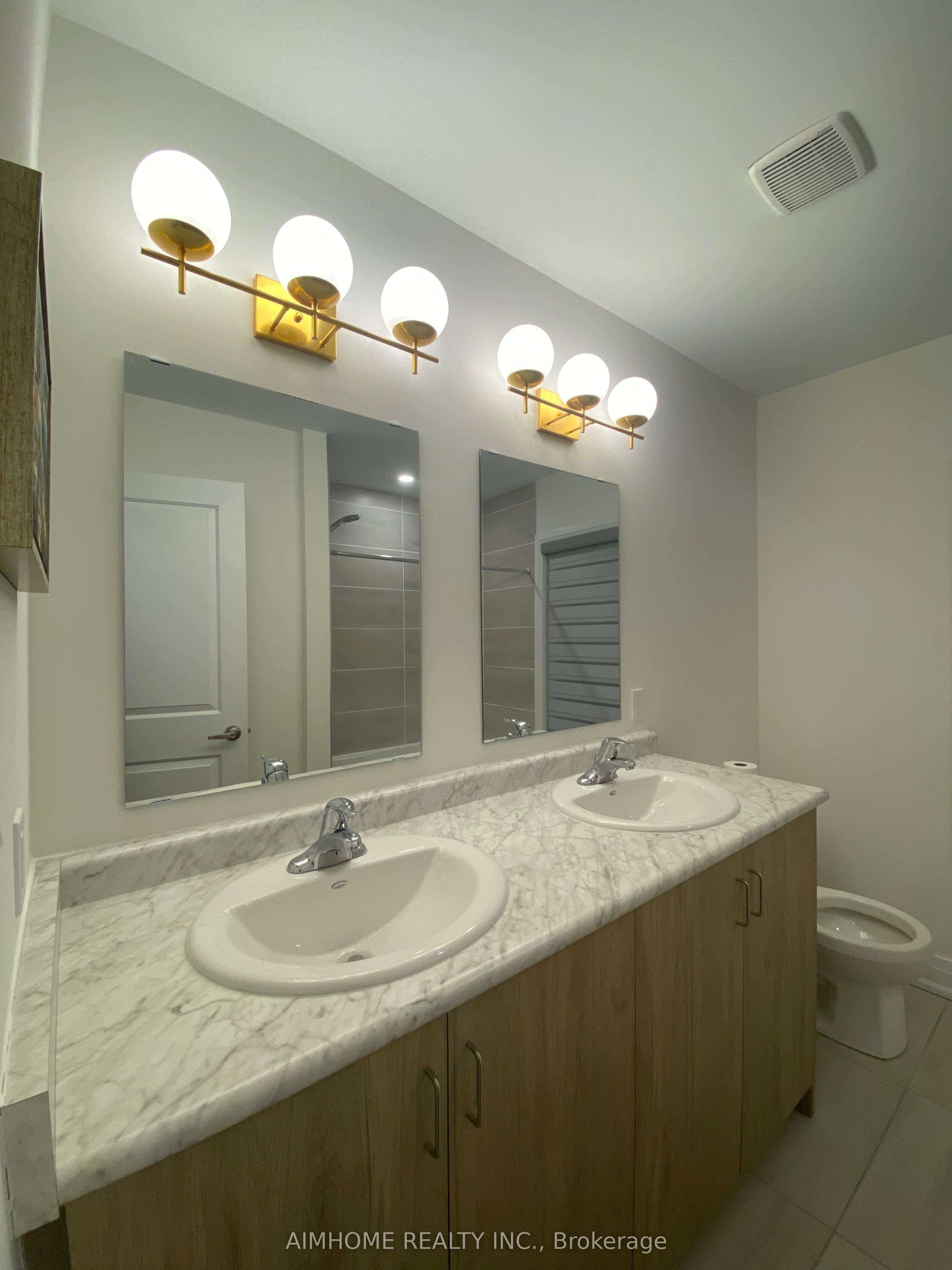 2130 Royal Gala Circle Property Photo 2