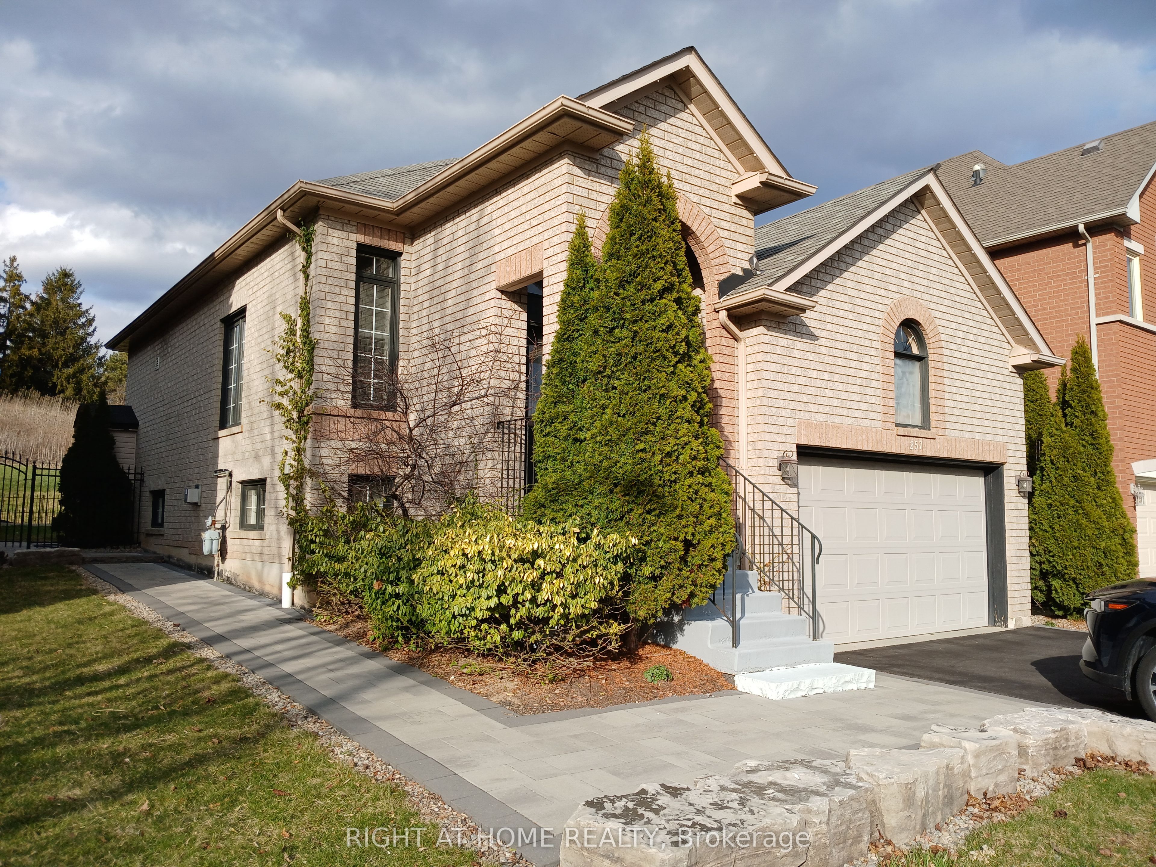 257 Anthony Avenue Property Photo 4