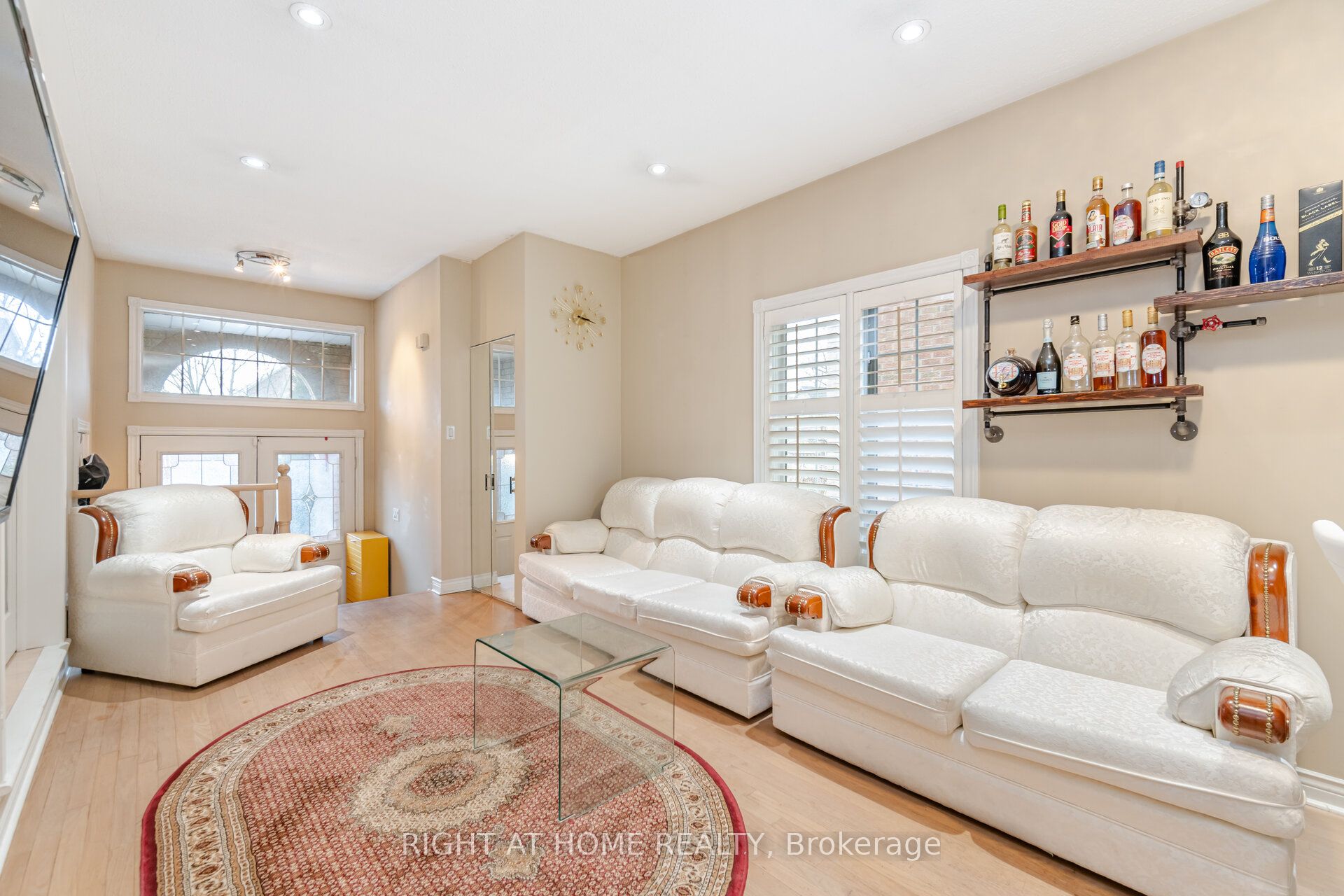 257 Anthony Avenue Property Photo 10
