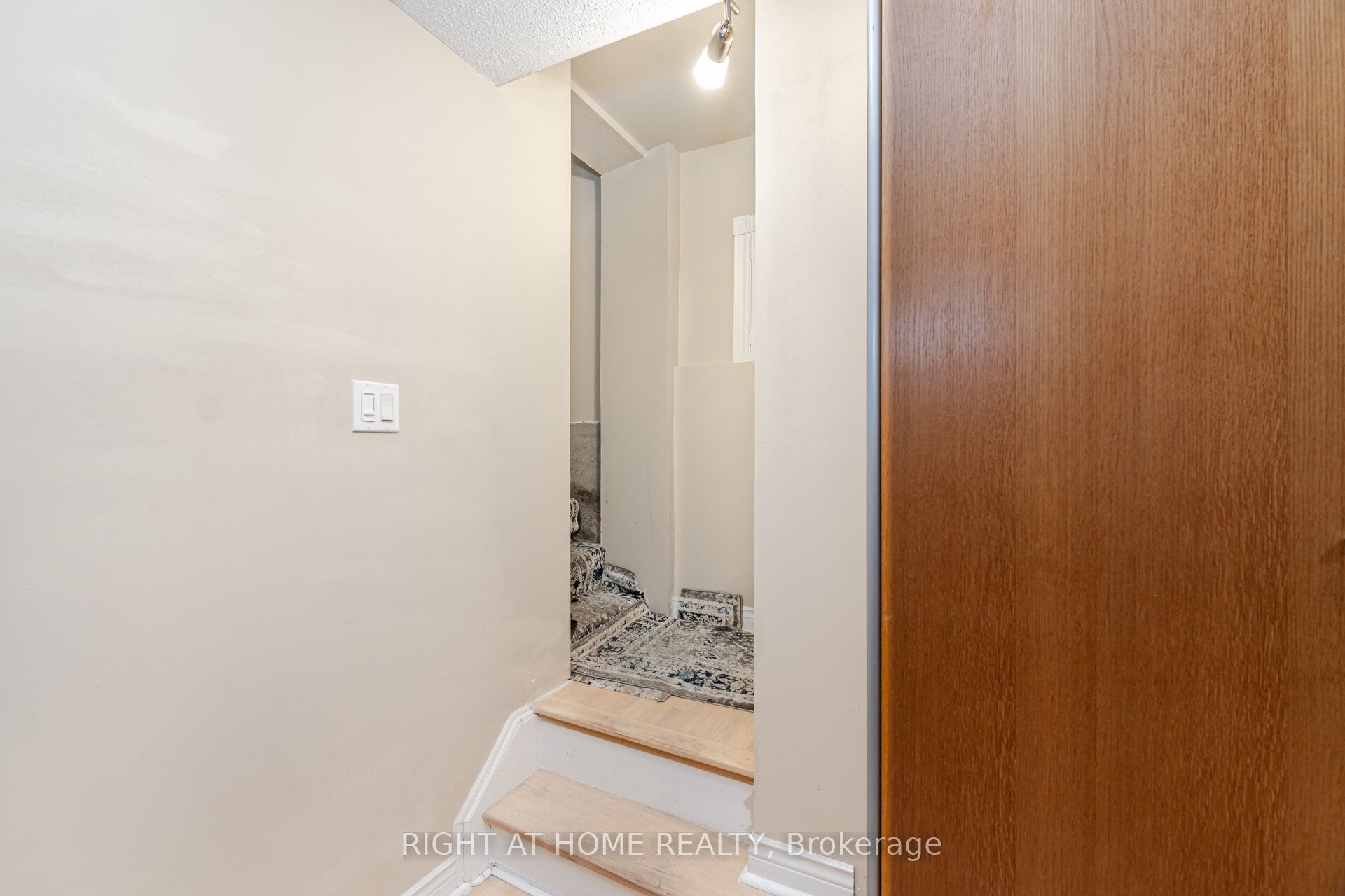 257 Anthony Avenue Property Photo 32